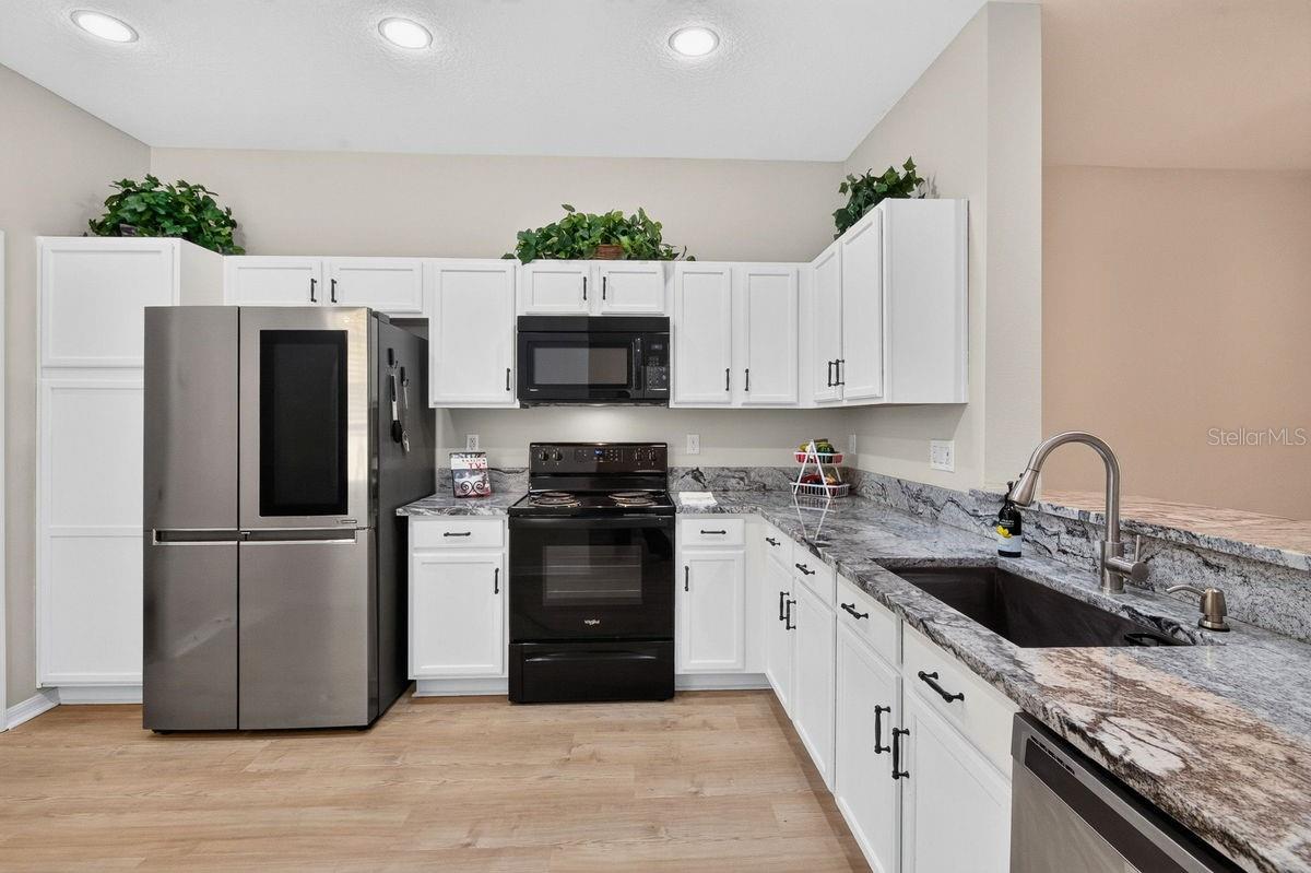 TOWNHOMES AT NORTH LAKE - Residential