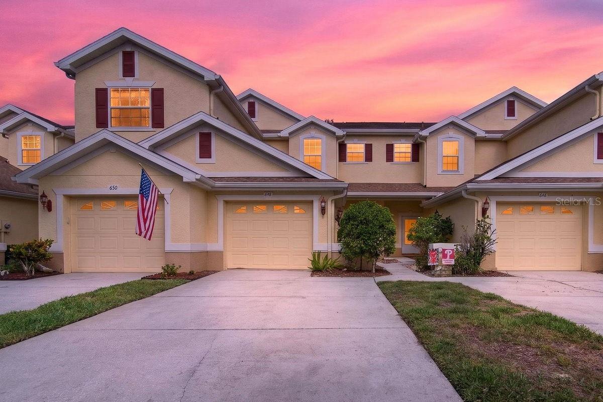TOWNHOMES AT NORTH LAKE - Residential