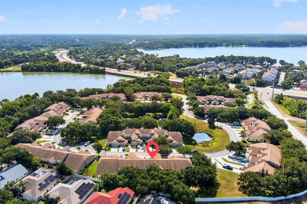 TOWNHOMES AT NORTH LAKE - Residential