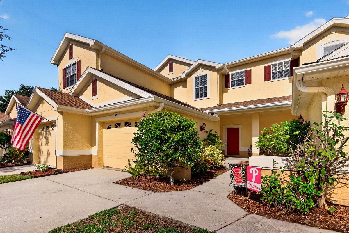TOWNHOMES AT NORTH LAKE - Residential