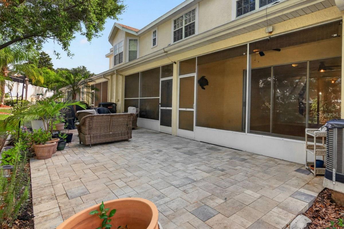TOWNHOMES AT NORTH LAKE - Residential