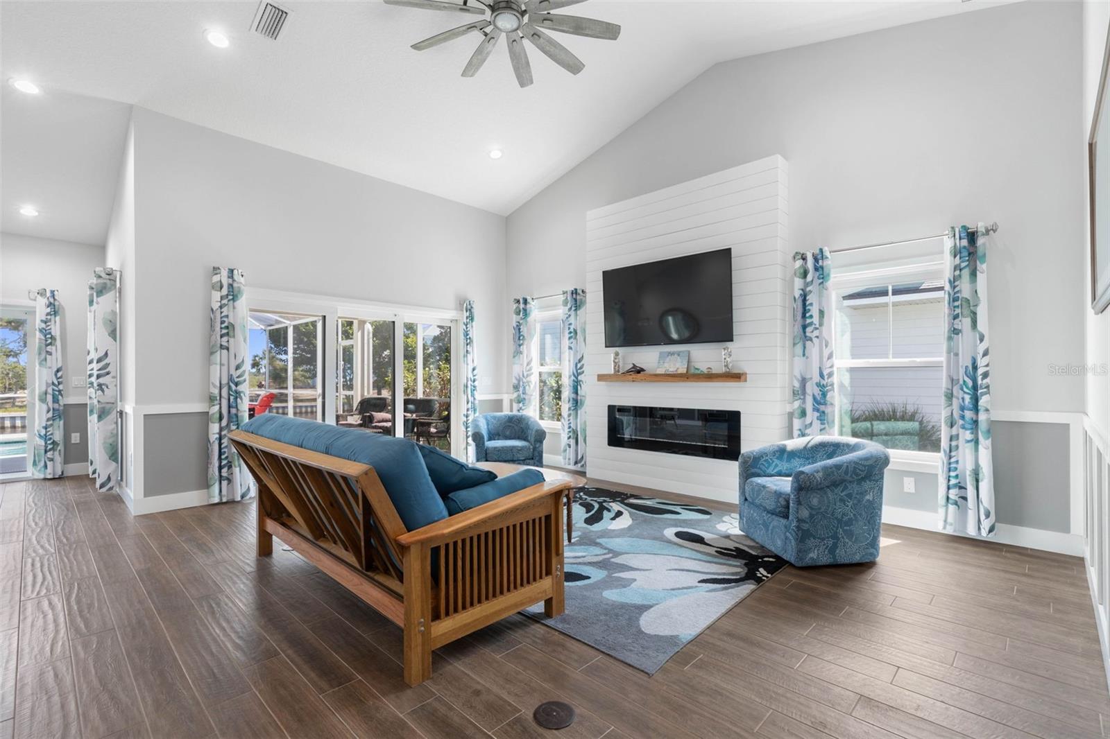 SEASIDE LNDGS - Residential
