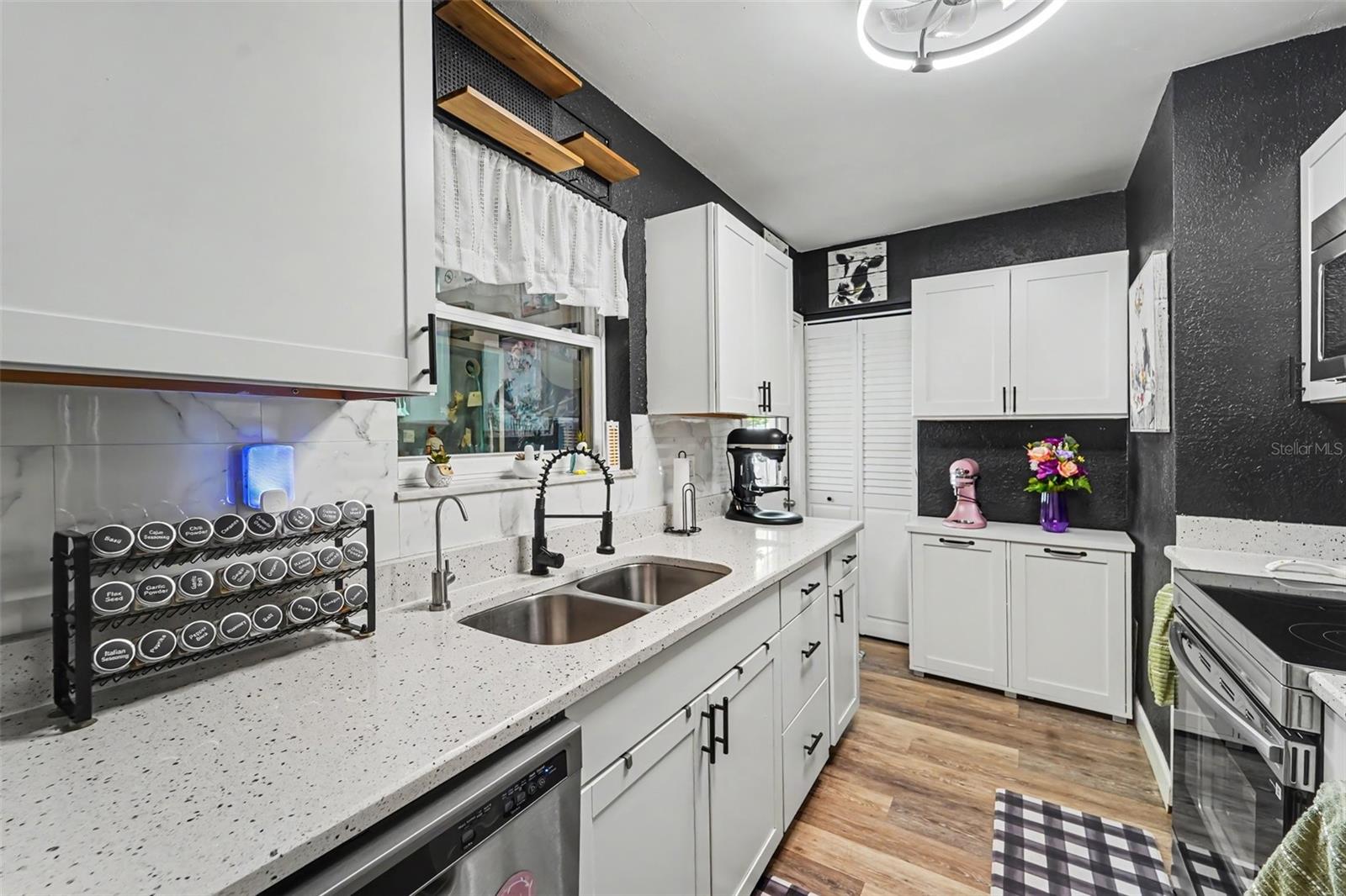 SPRING HILL - Residential