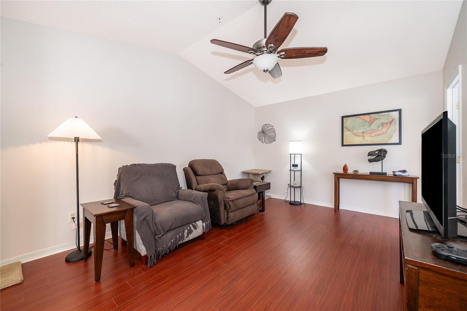 LA VITA CONDO PH 4 - Residential