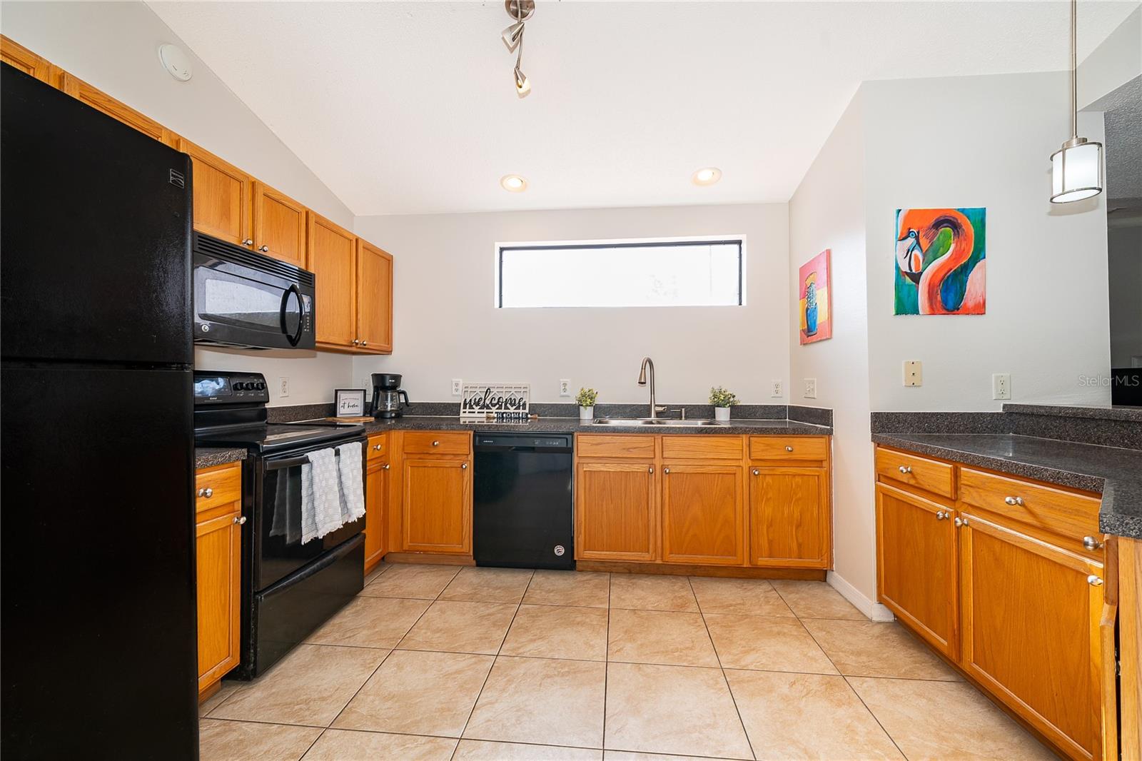 LA VITA CONDO PH 4 - Residential