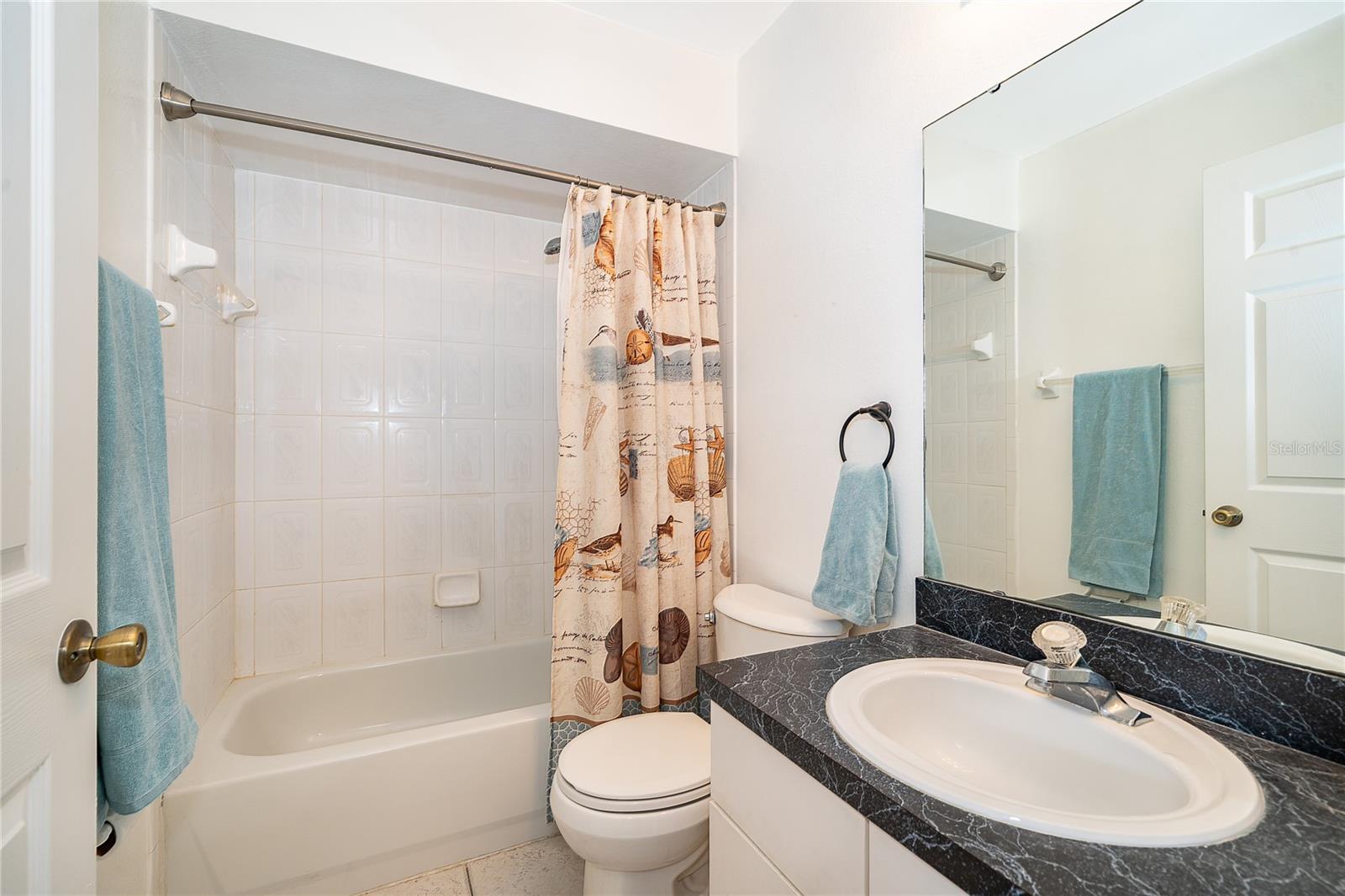 LA VITA CONDO PH 4 - Residential
