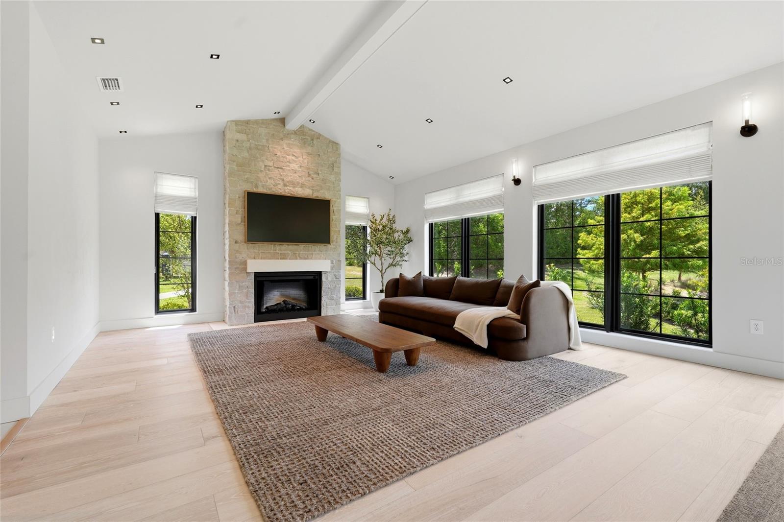 GLORIAS WAY - Residential