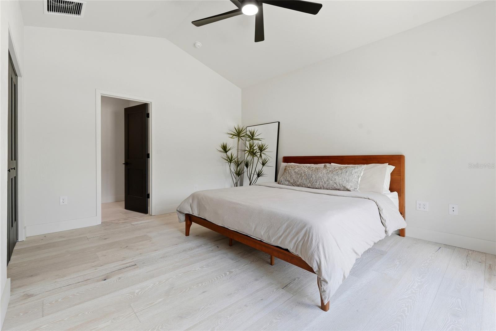 GLORIAS WAY - Residential