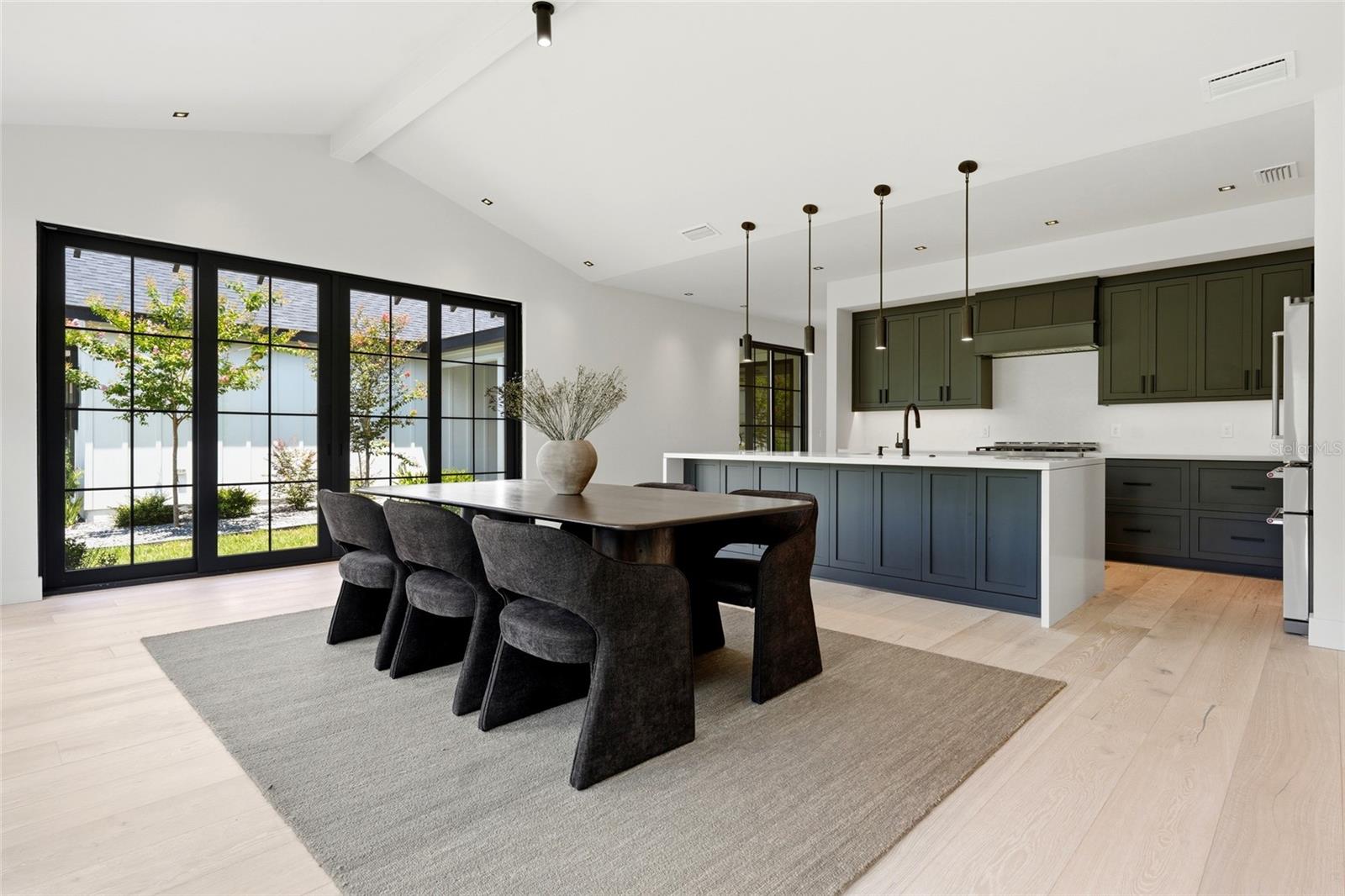 GLORIAS WAY - Residential