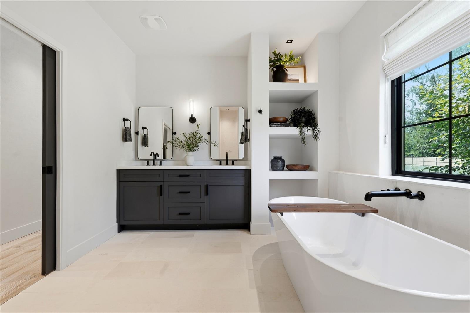 GLORIAS WAY - Residential