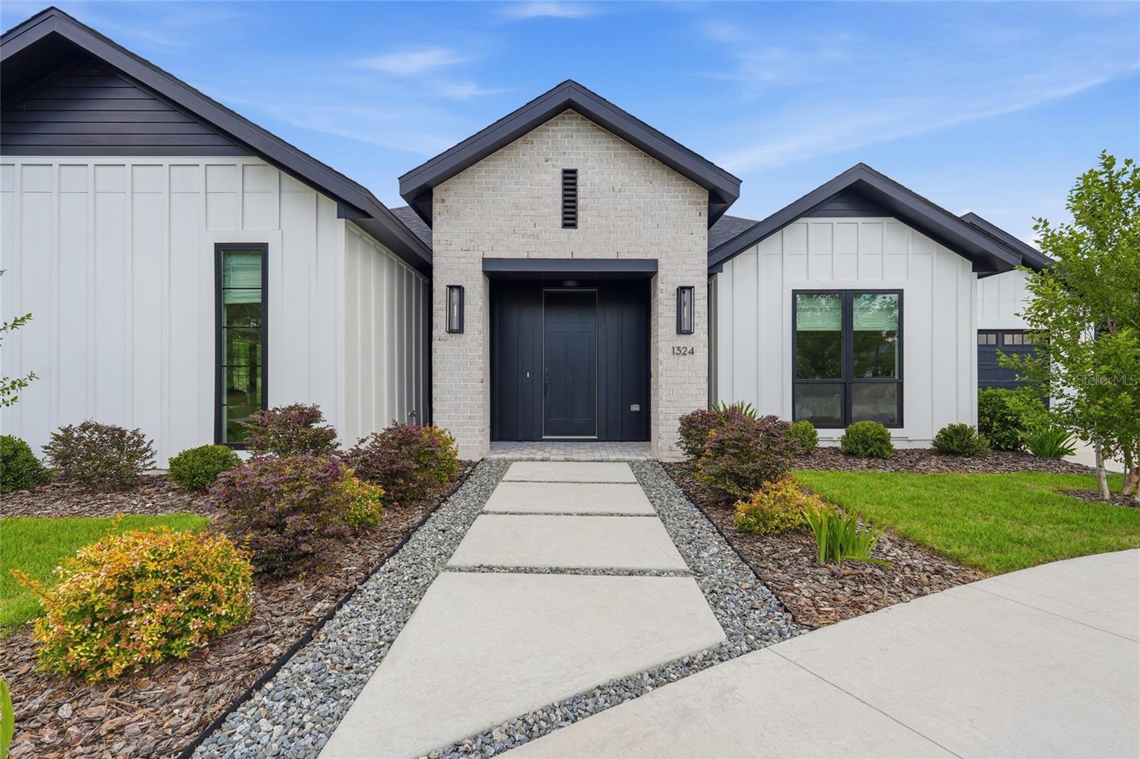 GLORIAS WAY - Residential