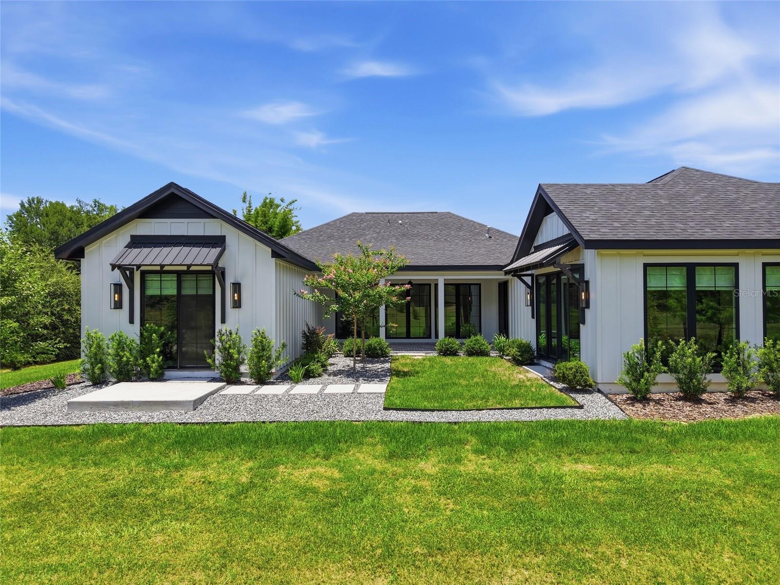 GLORIAS WAY - Residential