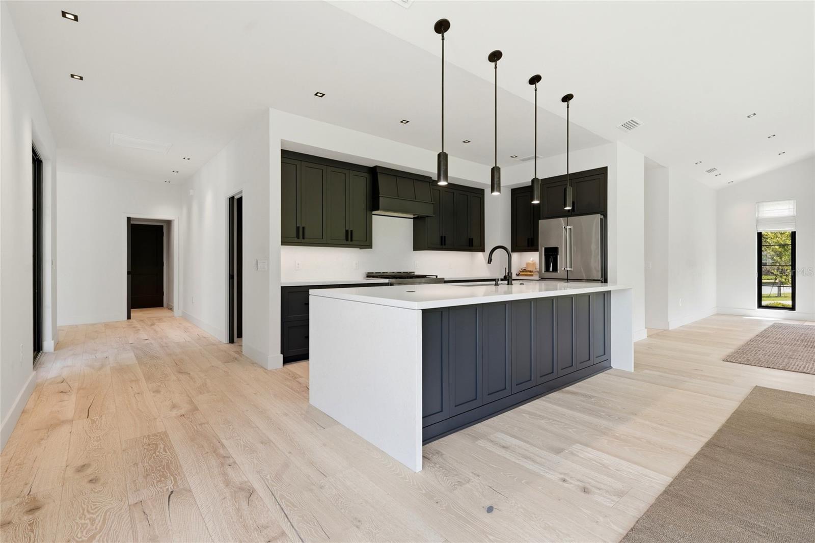 GLORIAS WAY - Residential