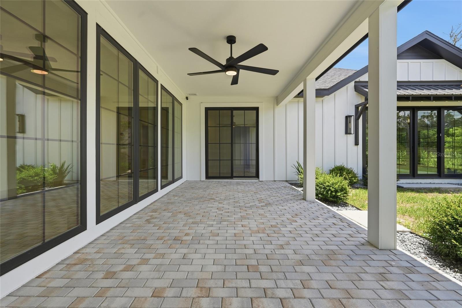 GLORIAS WAY - Residential