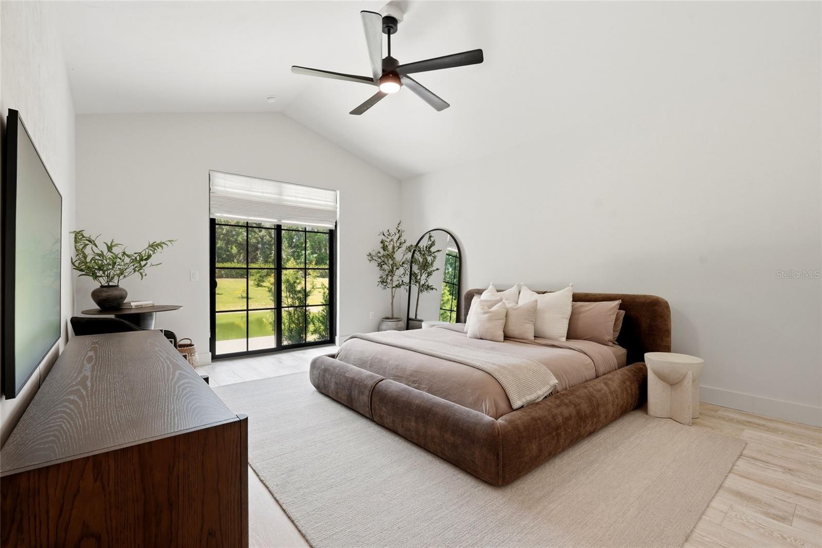 GLORIAS WAY - Residential