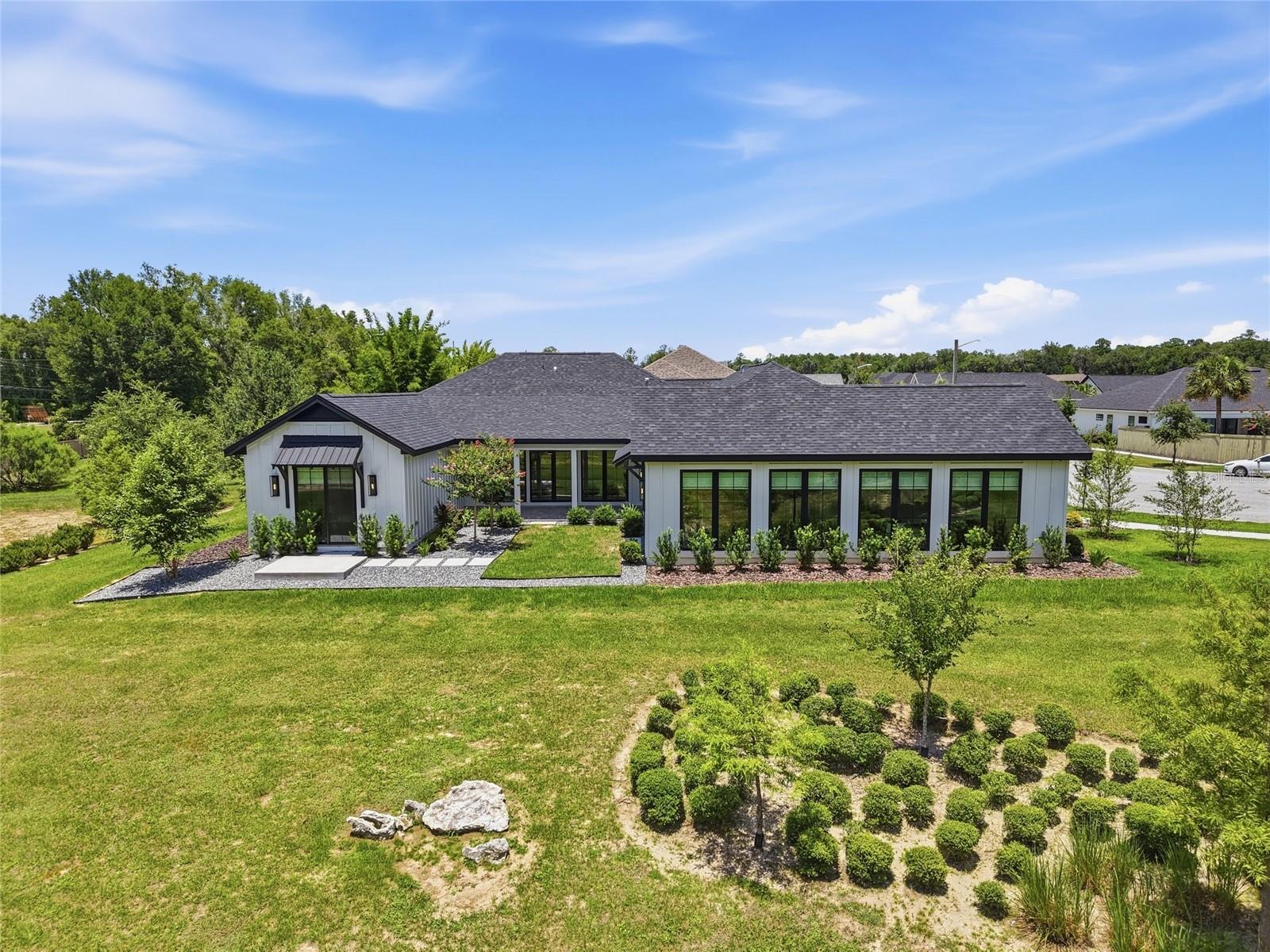GLORIAS WAY - Residential
