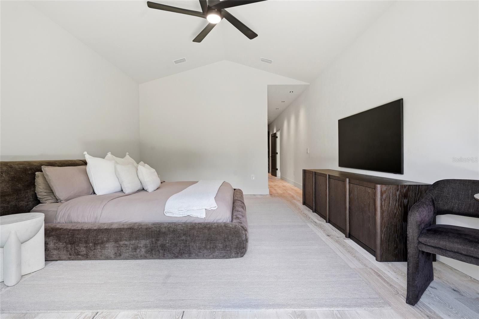 GLORIAS WAY - Residential