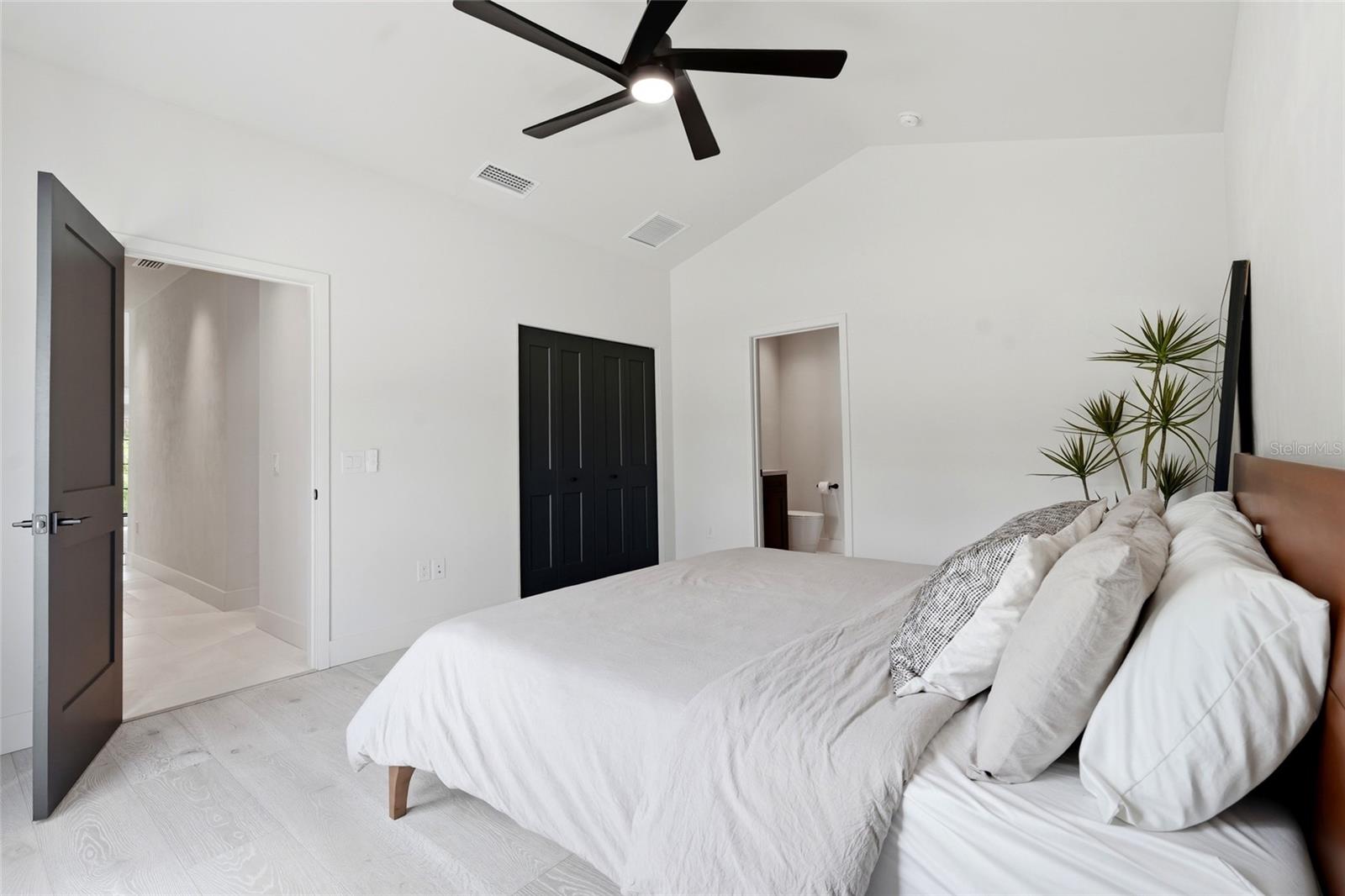 GLORIAS WAY - Residential