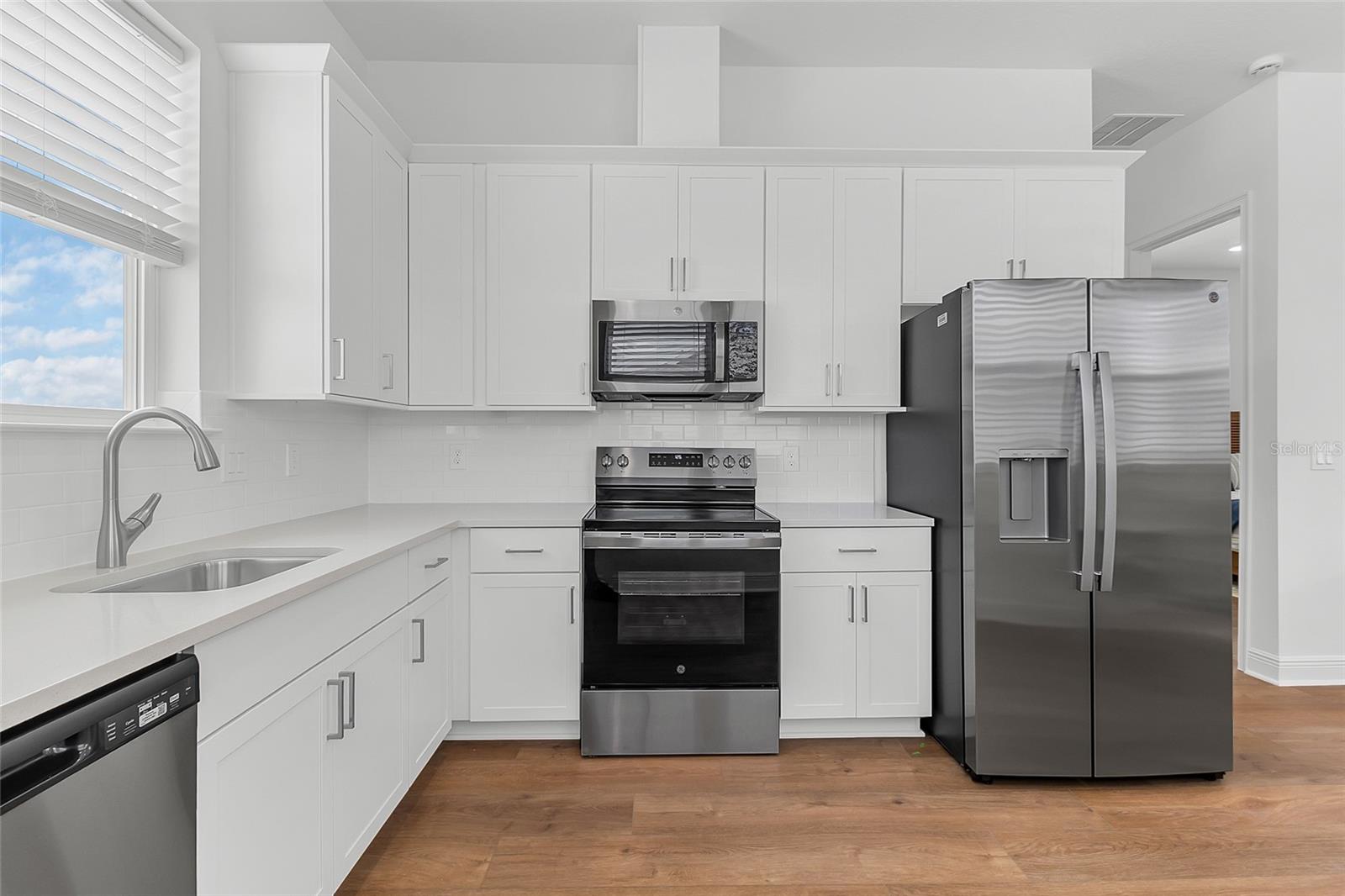 LAUREATE PK PH 2 PCL N-2 - Residential Lease