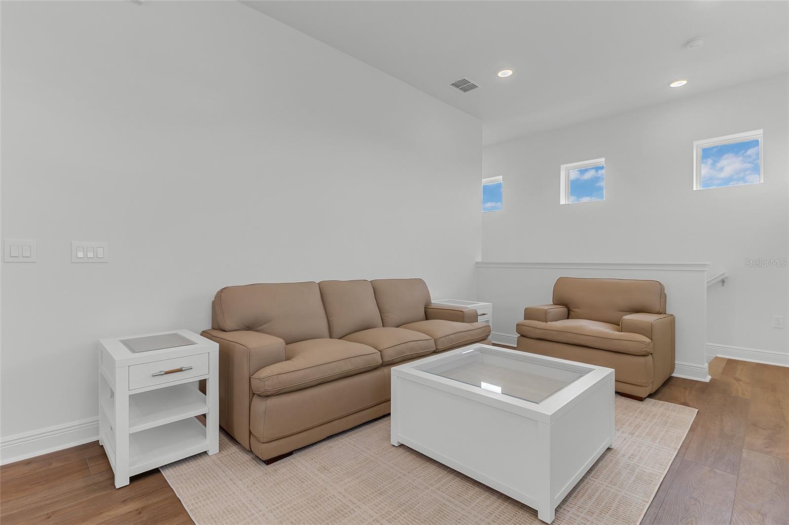 LAUREATE PK PH 2 PCL N-2 - Residential Lease