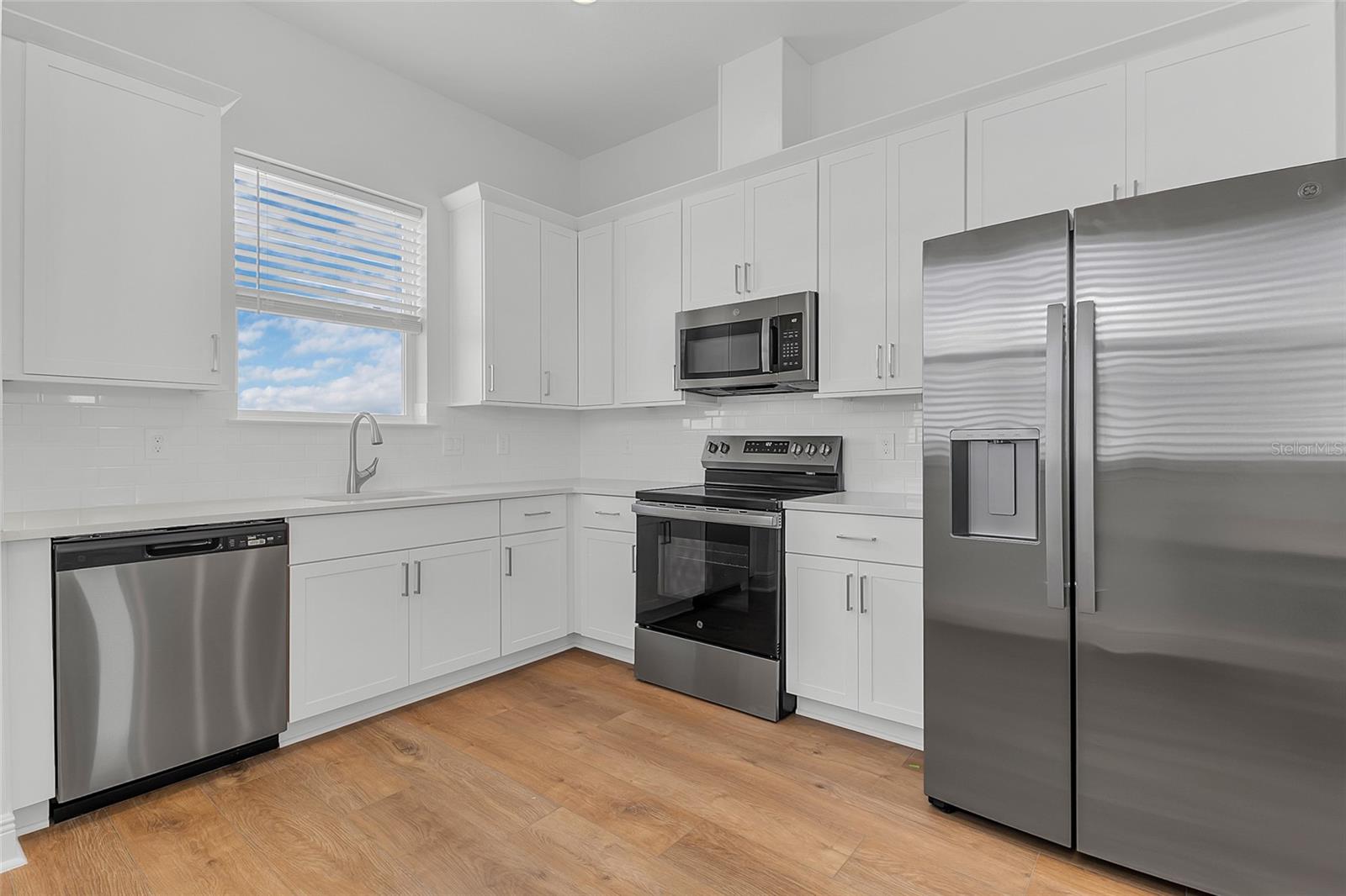 LAUREATE PK PH 2 PCL N-2 - Residential Lease