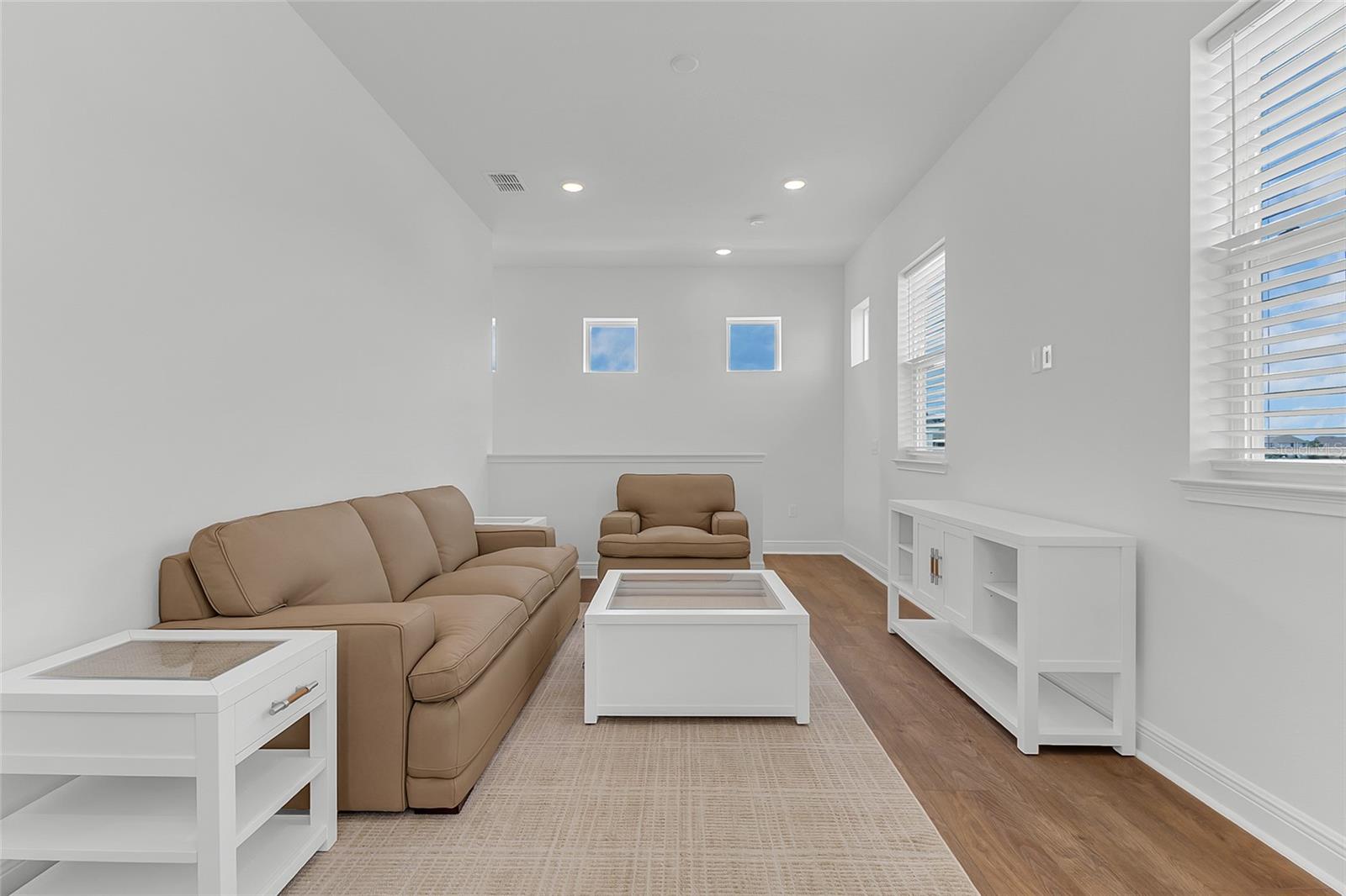 LAUREATE PK PH 2 PCL N-2 - Residential Lease