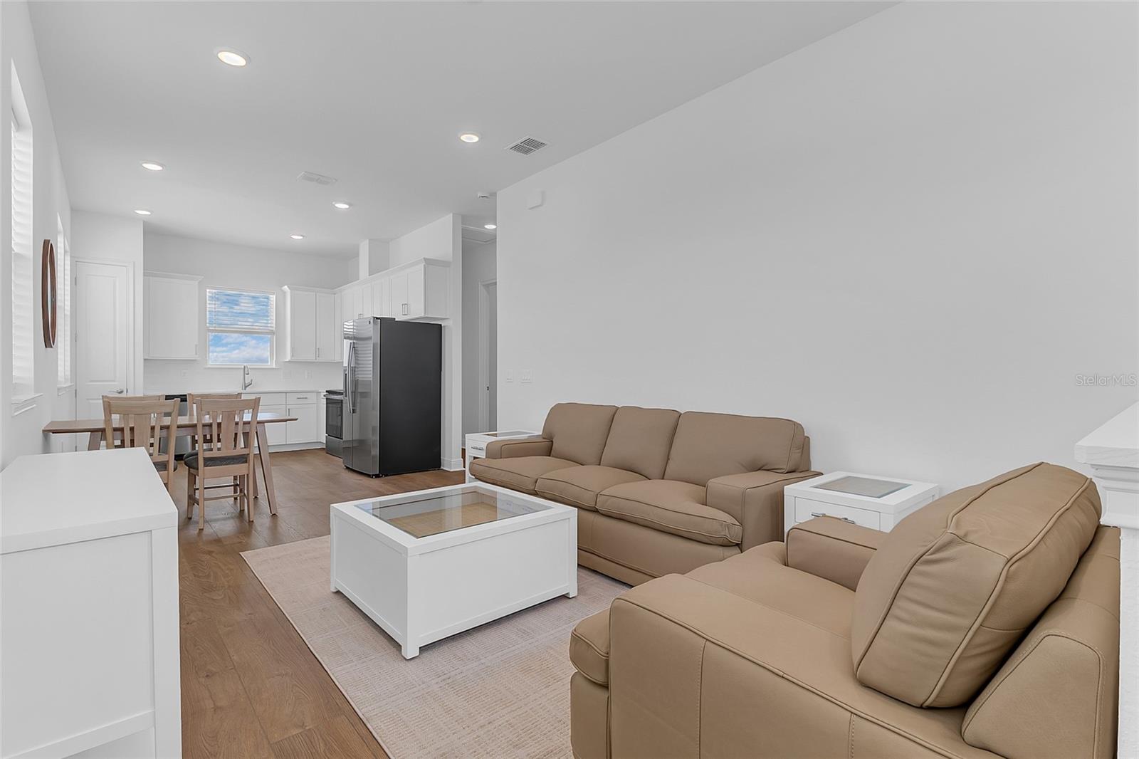 LAUREATE PK PH 2 PCL N-2 - Residential Lease