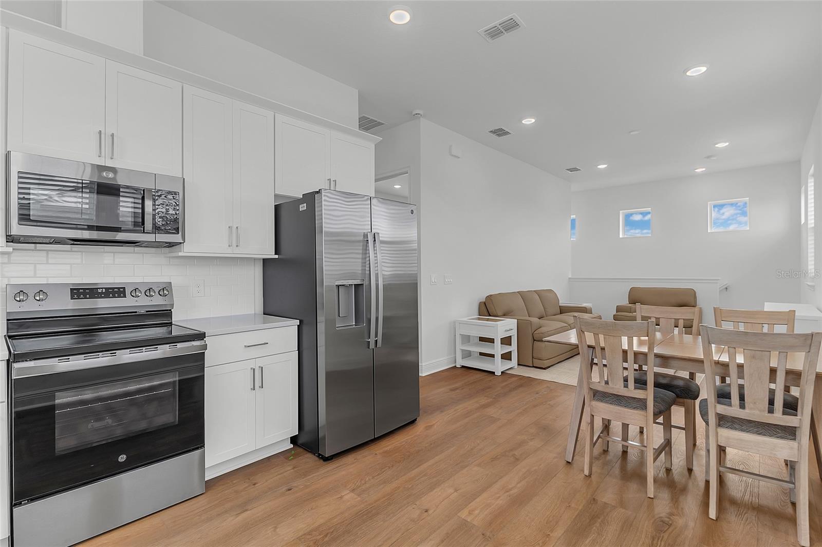 LAUREATE PK PH 2 PCL N-2 - Residential Lease