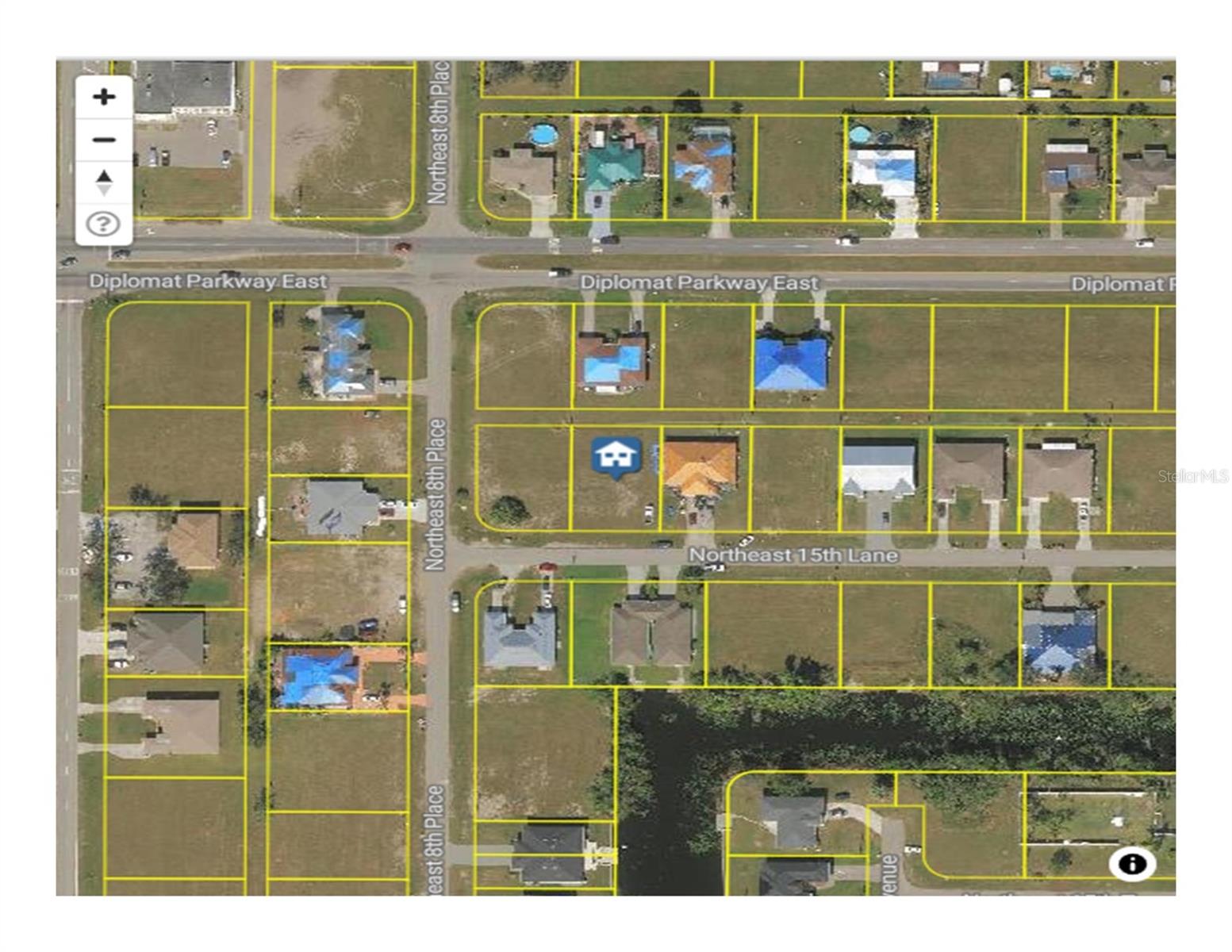CAPE CORAL - Land