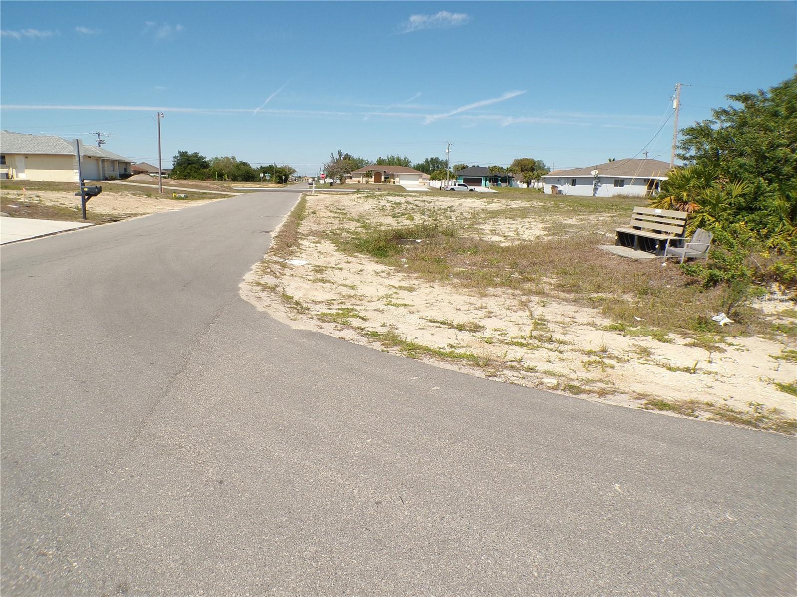CAPE CORAL - Land