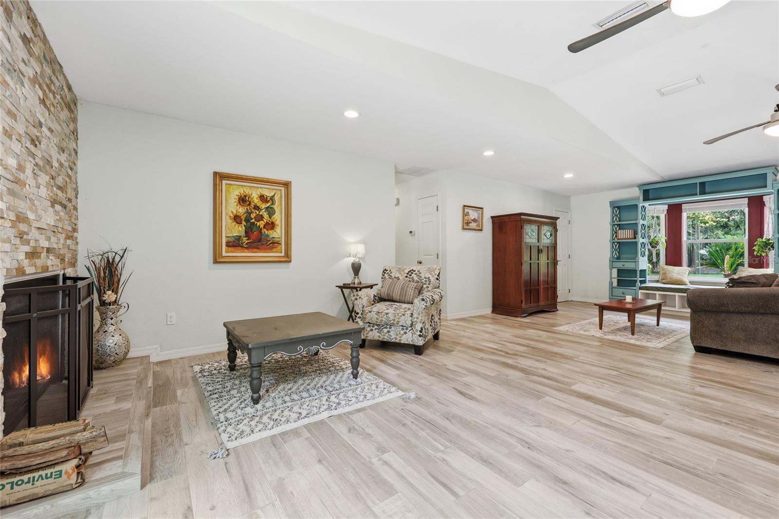 WOODLAND OAKS SOUTH - Residential