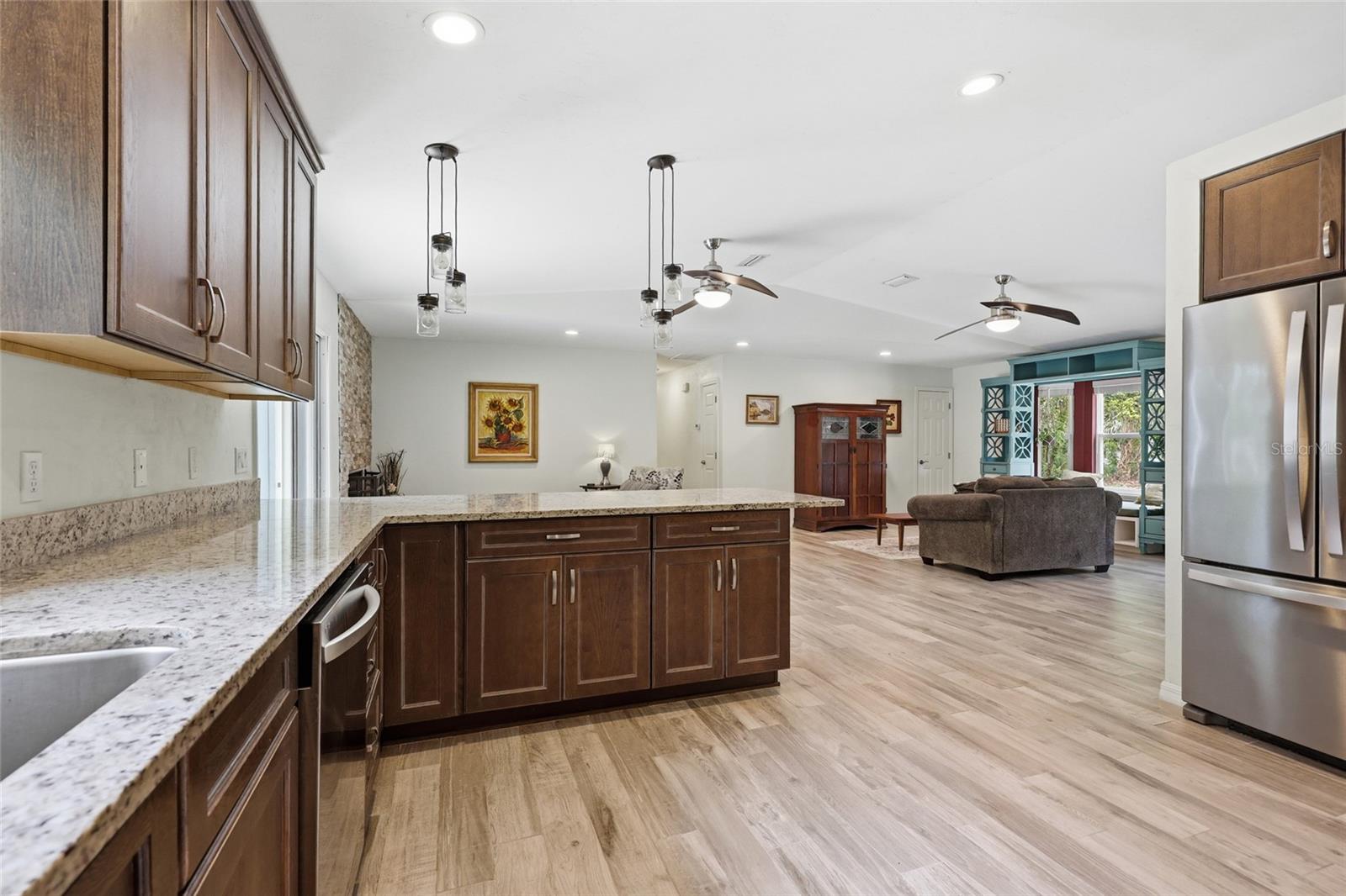 WOODLAND OAKS SOUTH - Residential