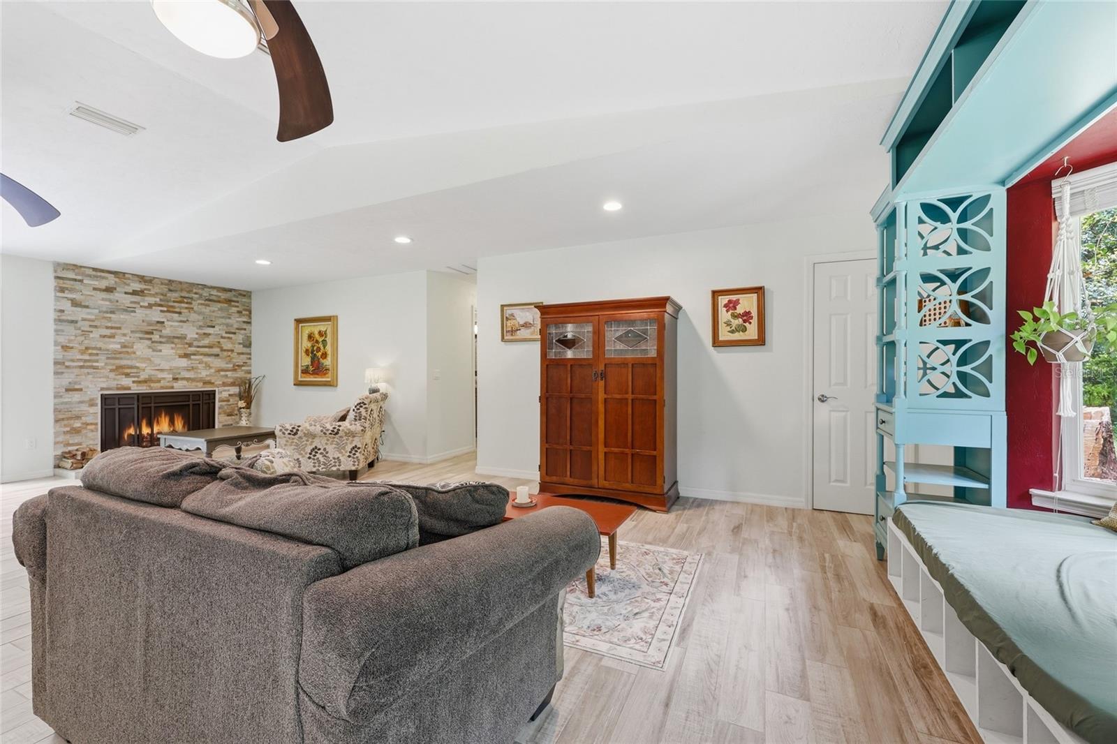 WOODLAND OAKS SOUTH - Residential