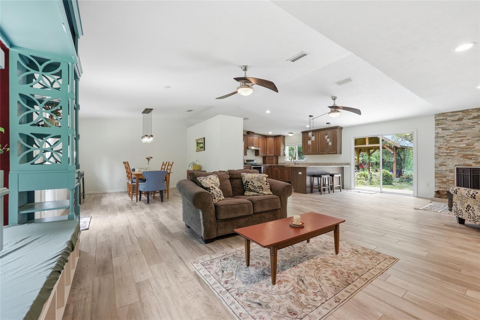 WOODLAND OAKS SOUTH - Residential