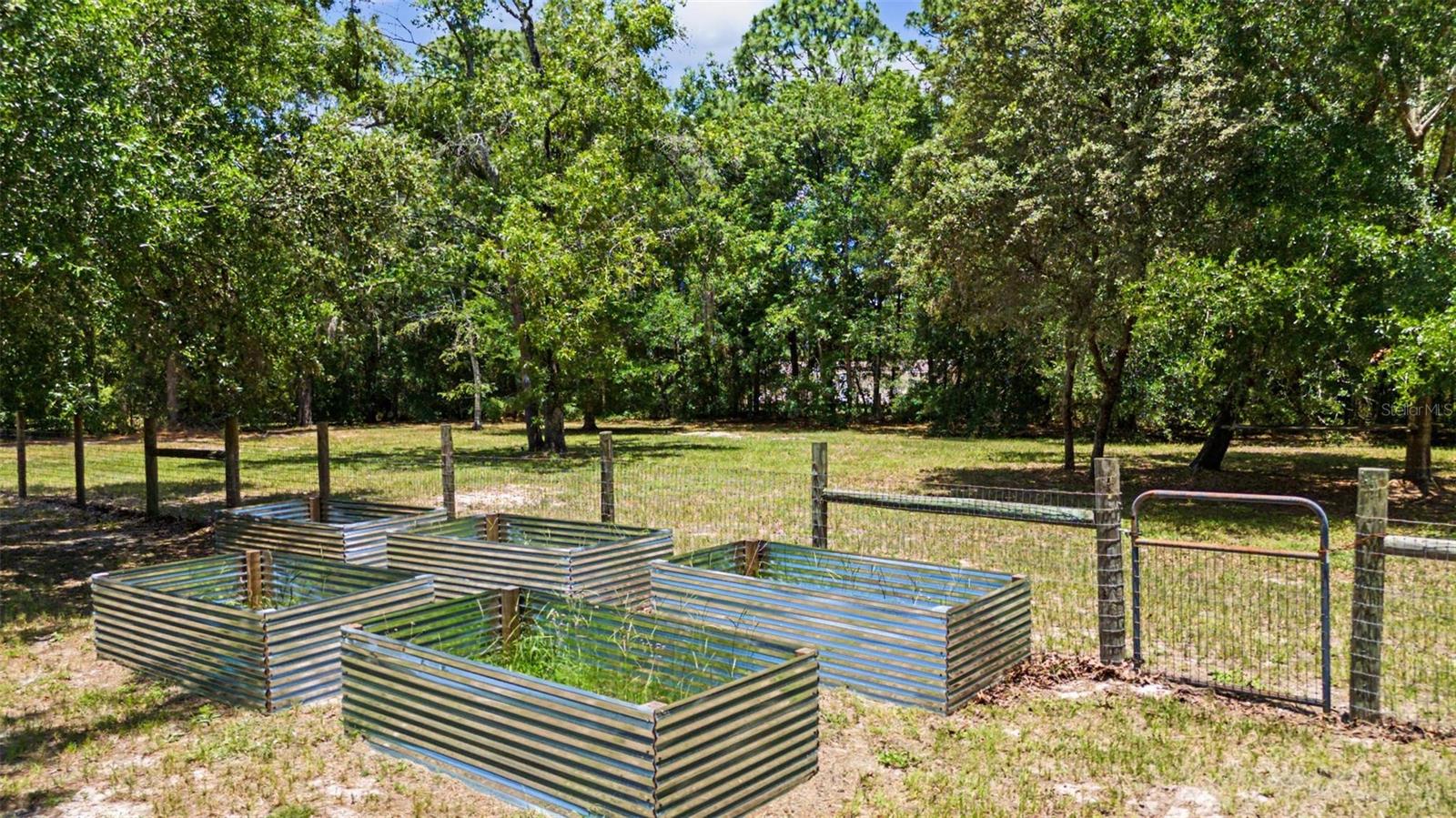 LAKEWOOD ACRES - Residential