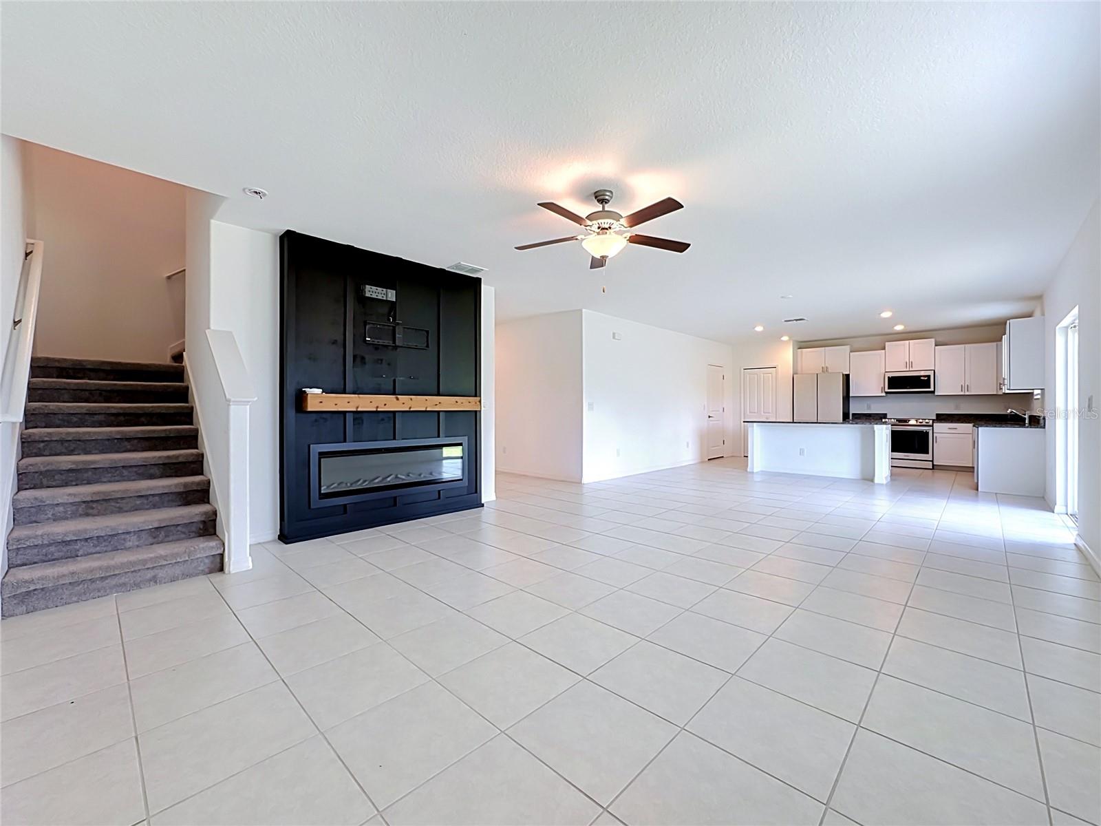 WIND MEADOWS SOUTH - Residential