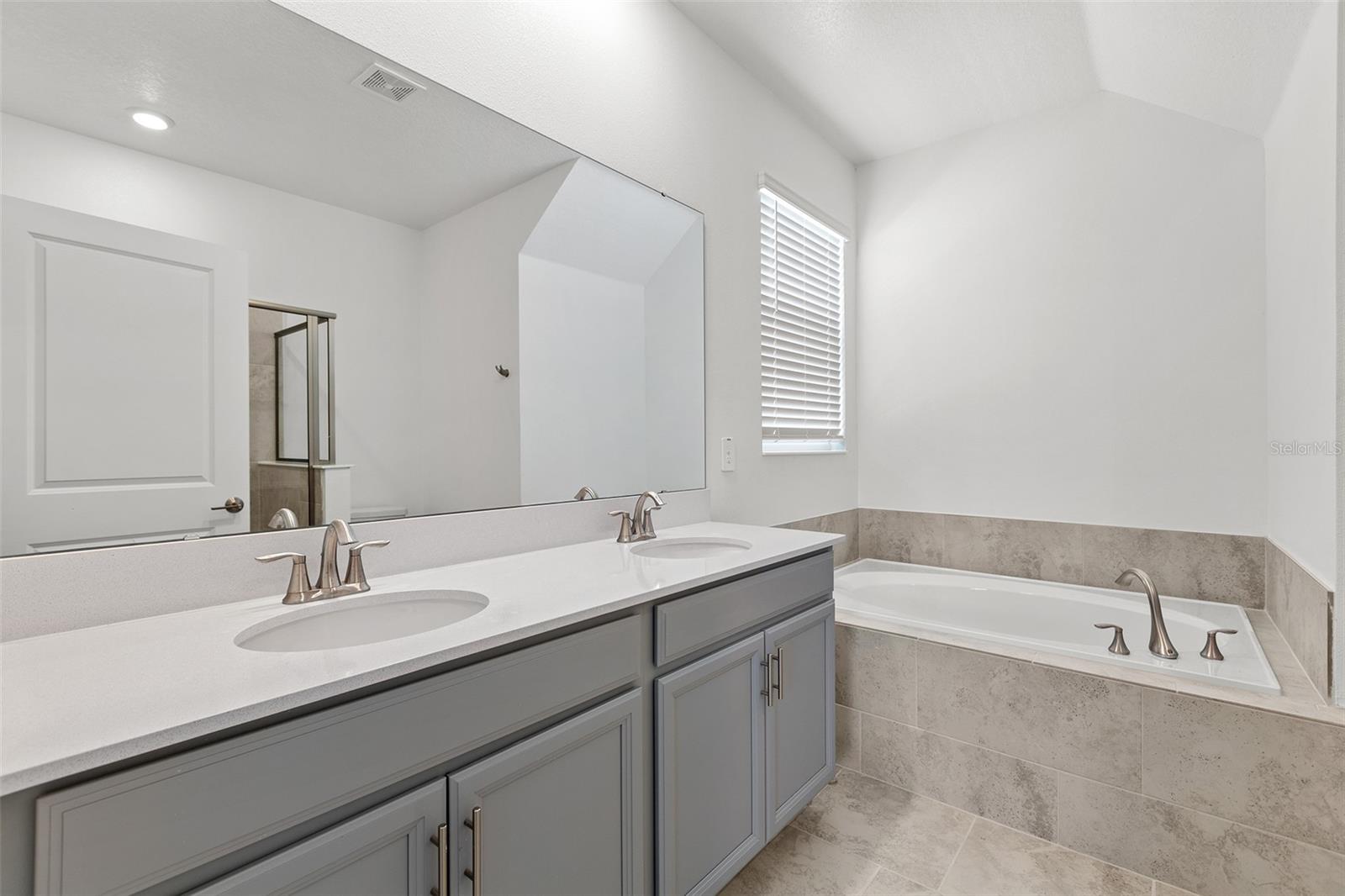 BRIDGEWALK - Residential Lease