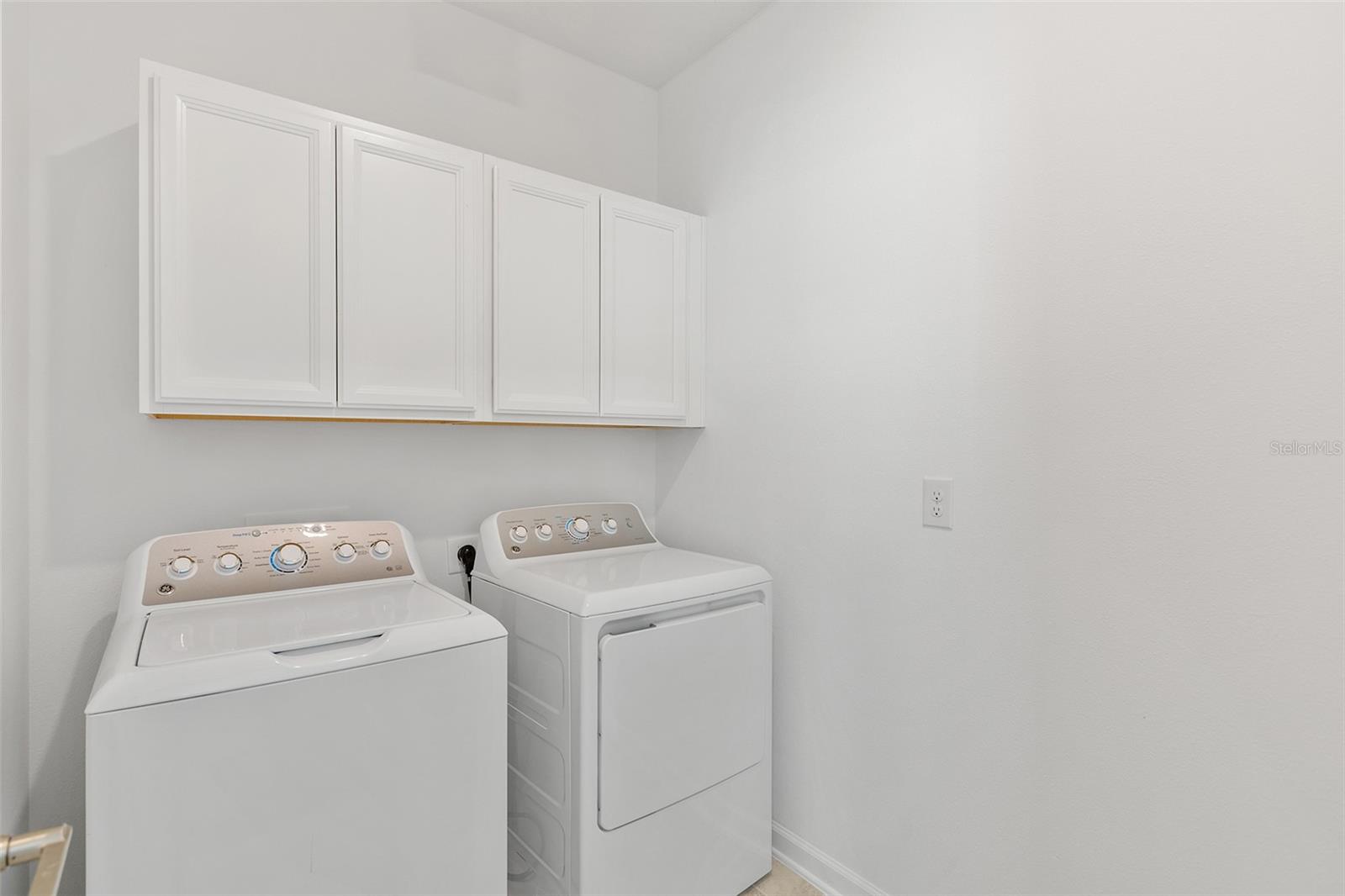 BRIDGEWALK - Residential Lease