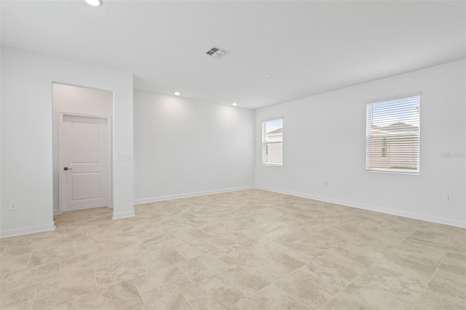 BRIDGEWALK - Residential Lease