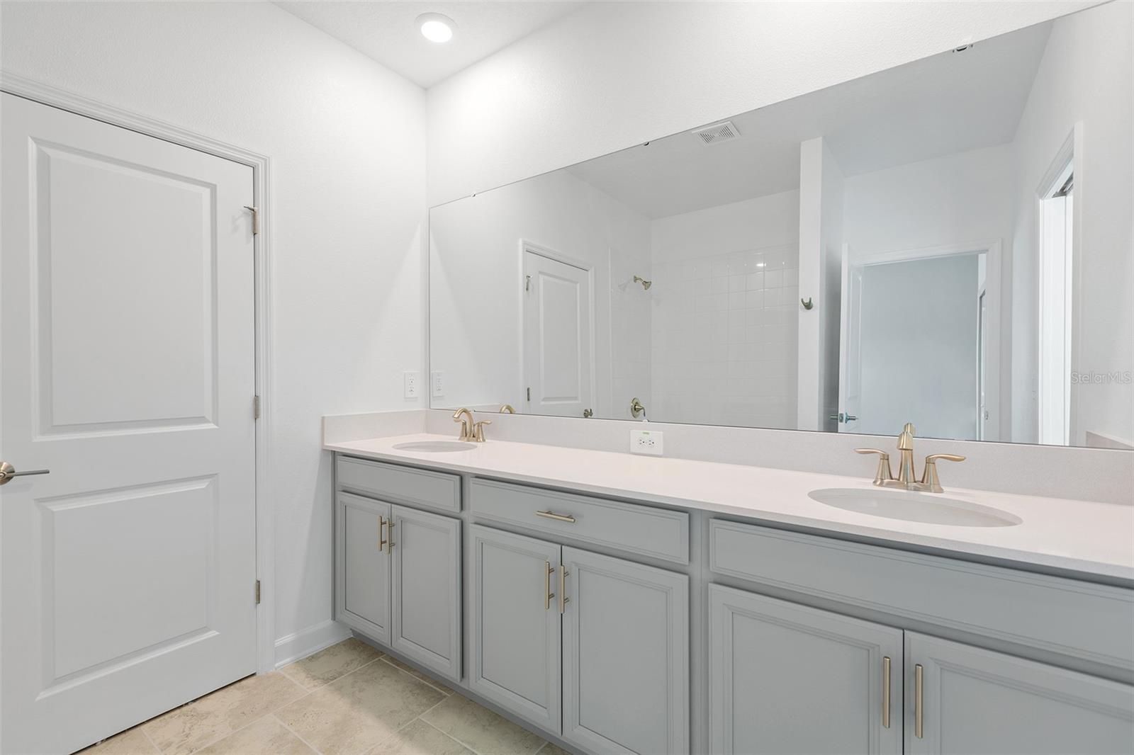 BRIDGEWALK - Residential Lease