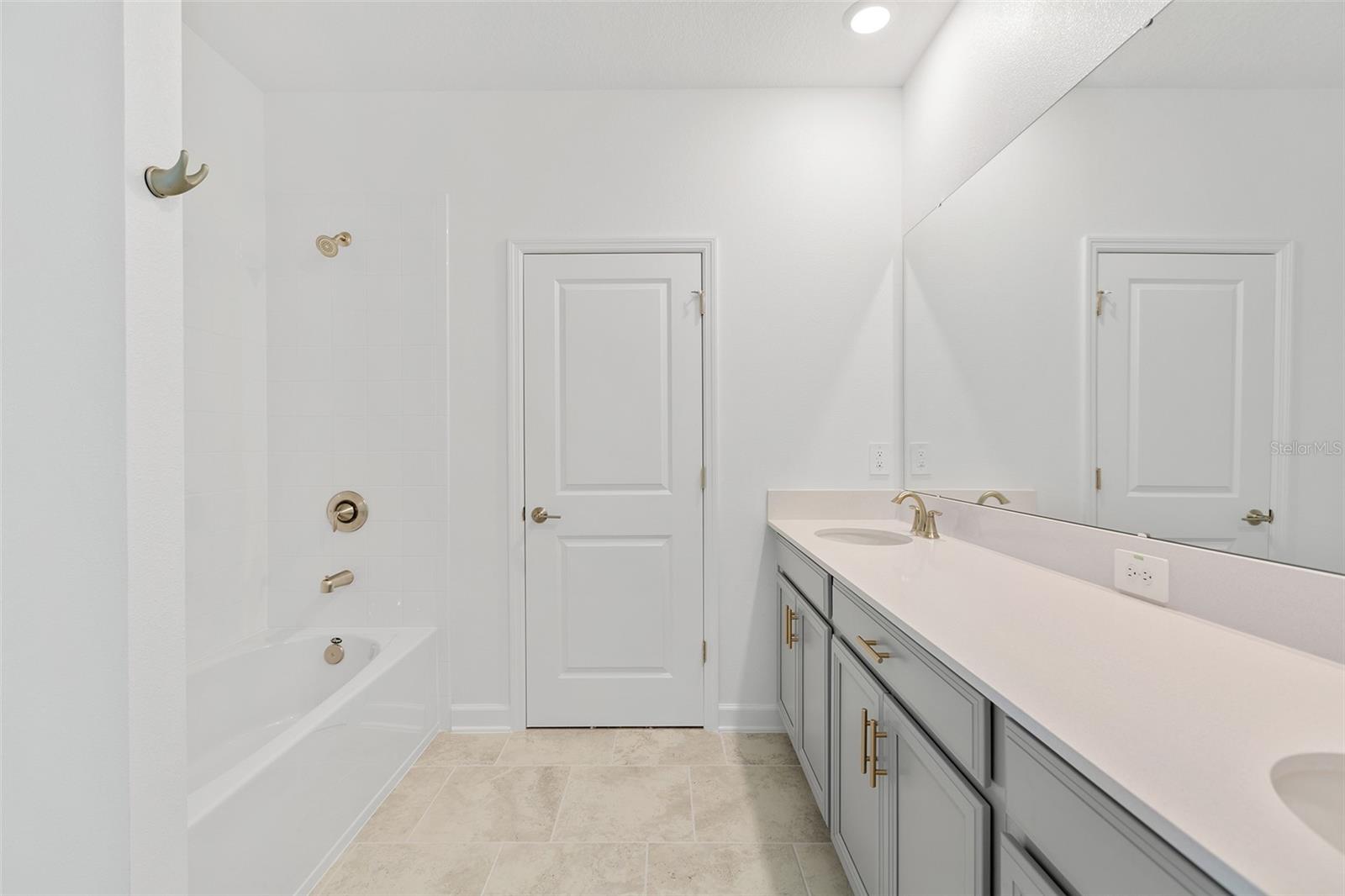 BRIDGEWALK - Residential Lease