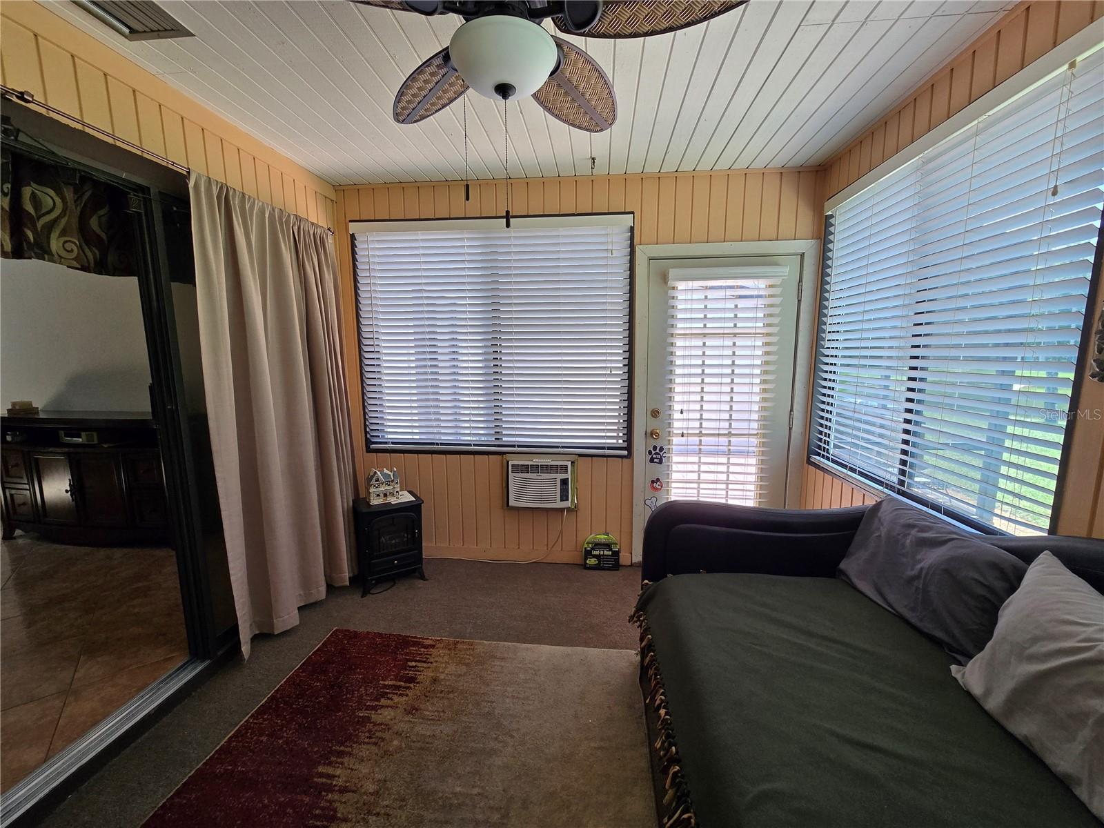 HIDDEN PINES PH 01 - Residential