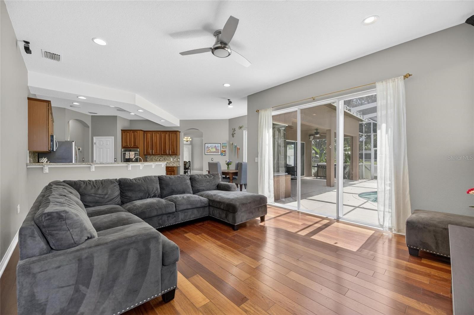 HICKORY WOODS - Residential
