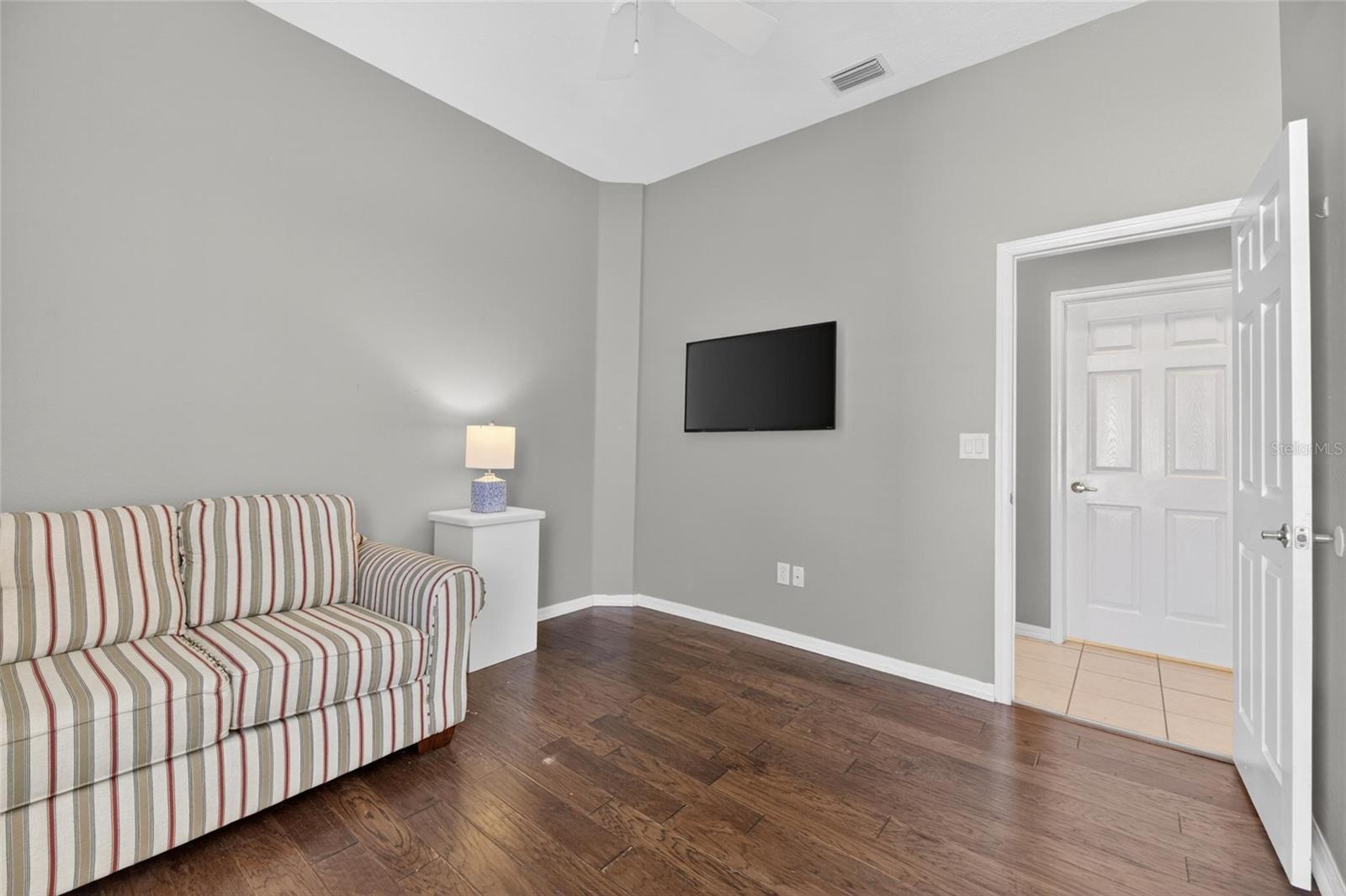 HICKORY WOODS - Residential