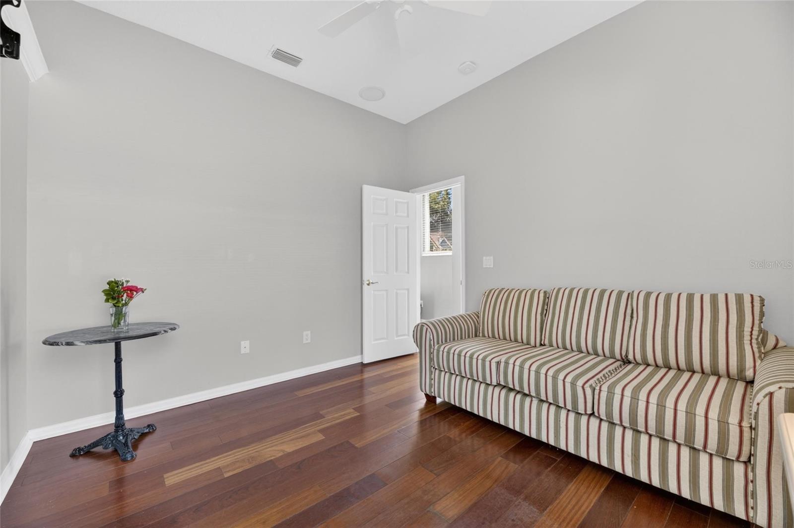 HICKORY WOODS - Residential