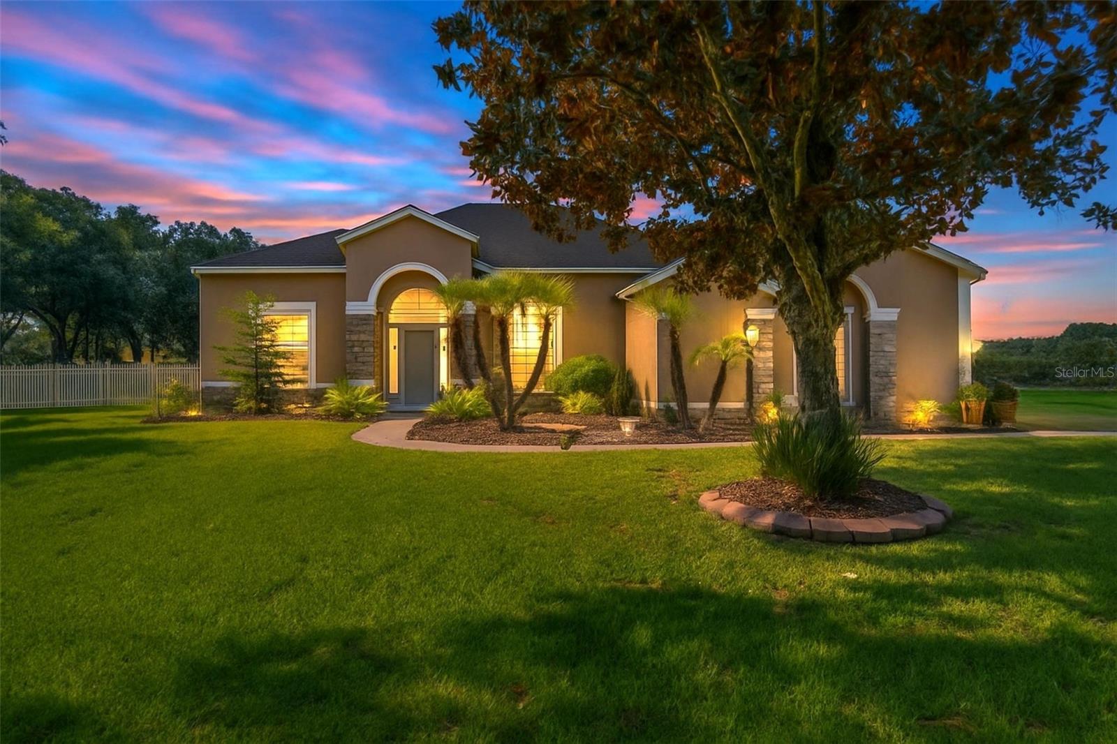 HICKORY WOODS - Residential