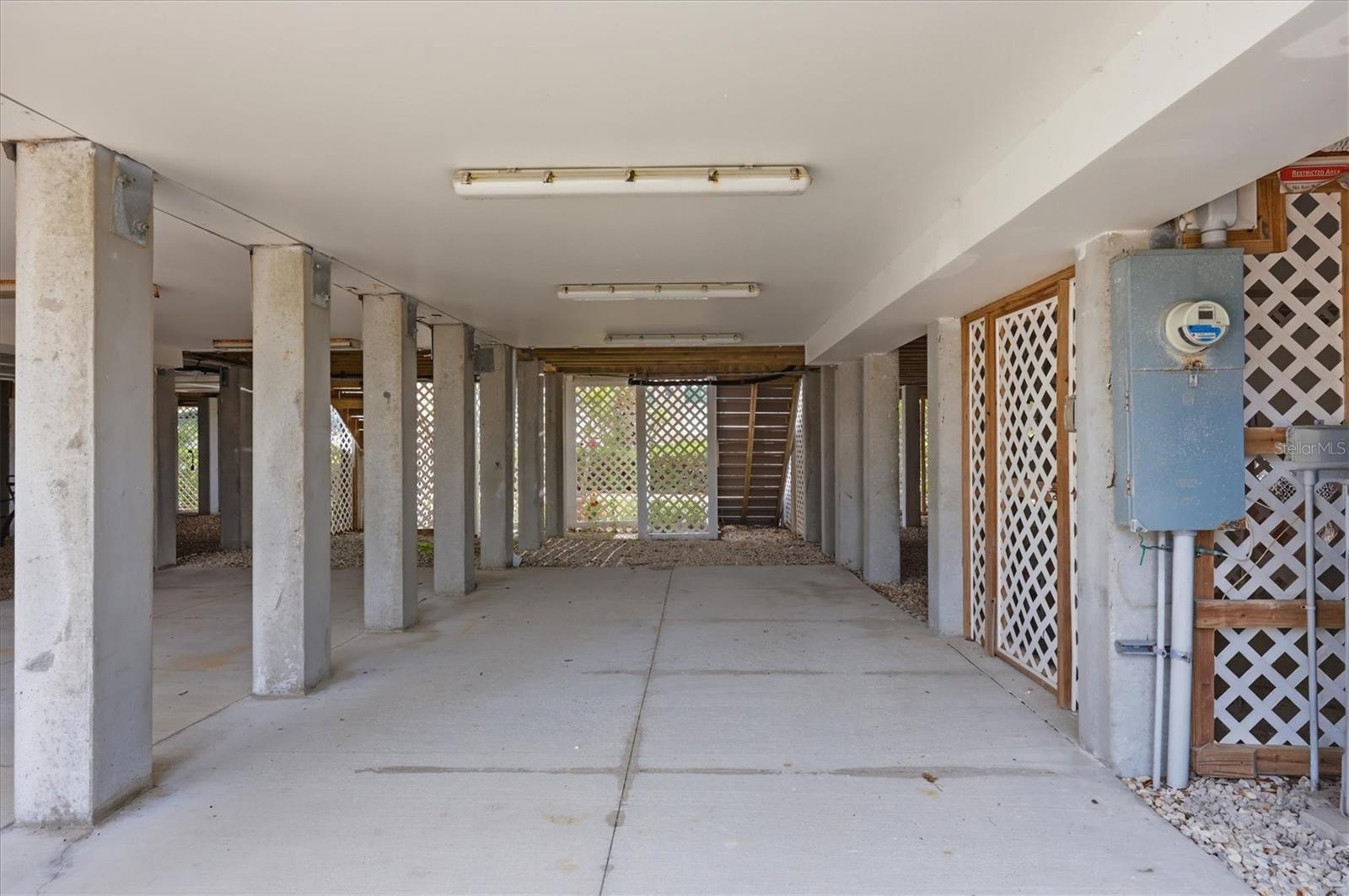 CORAL CREEK ANGLERS CLUB - Residential