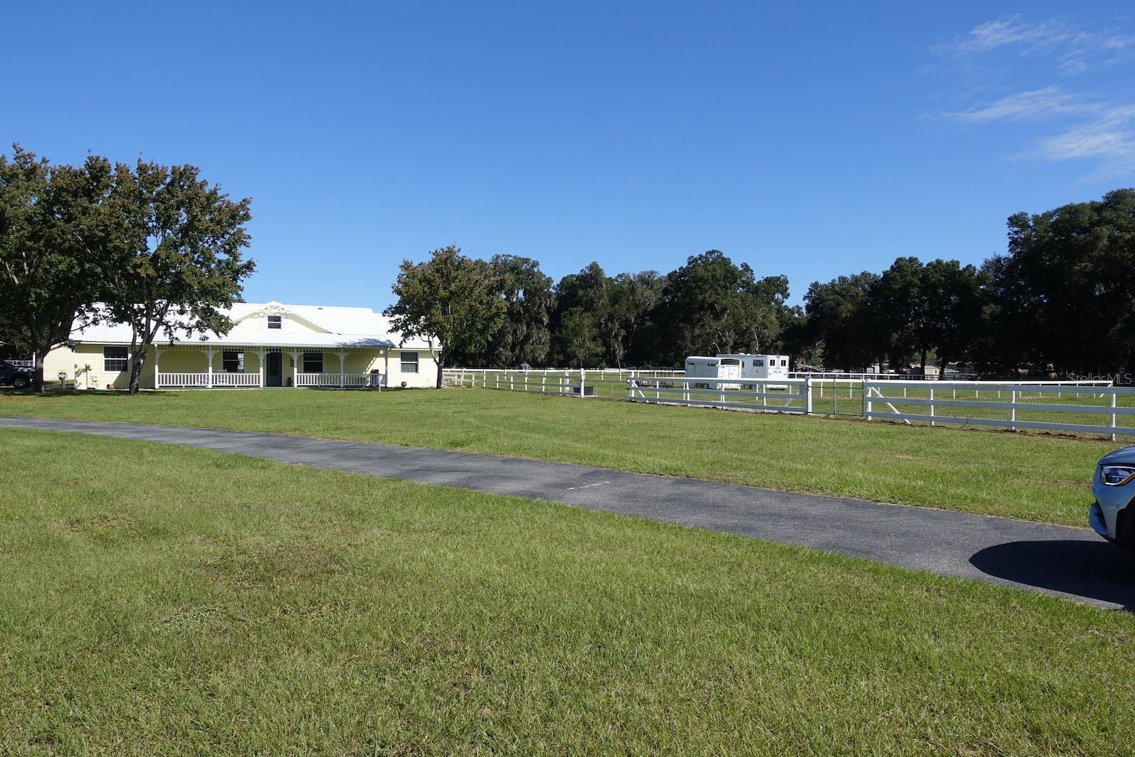 SUMMERFIELD - Farm
