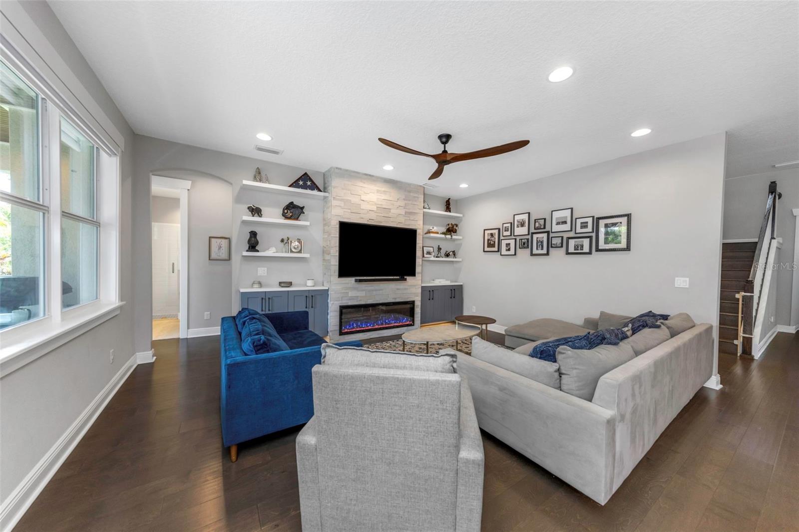 MARYLAND MANOR 2ND UNIT - Residential