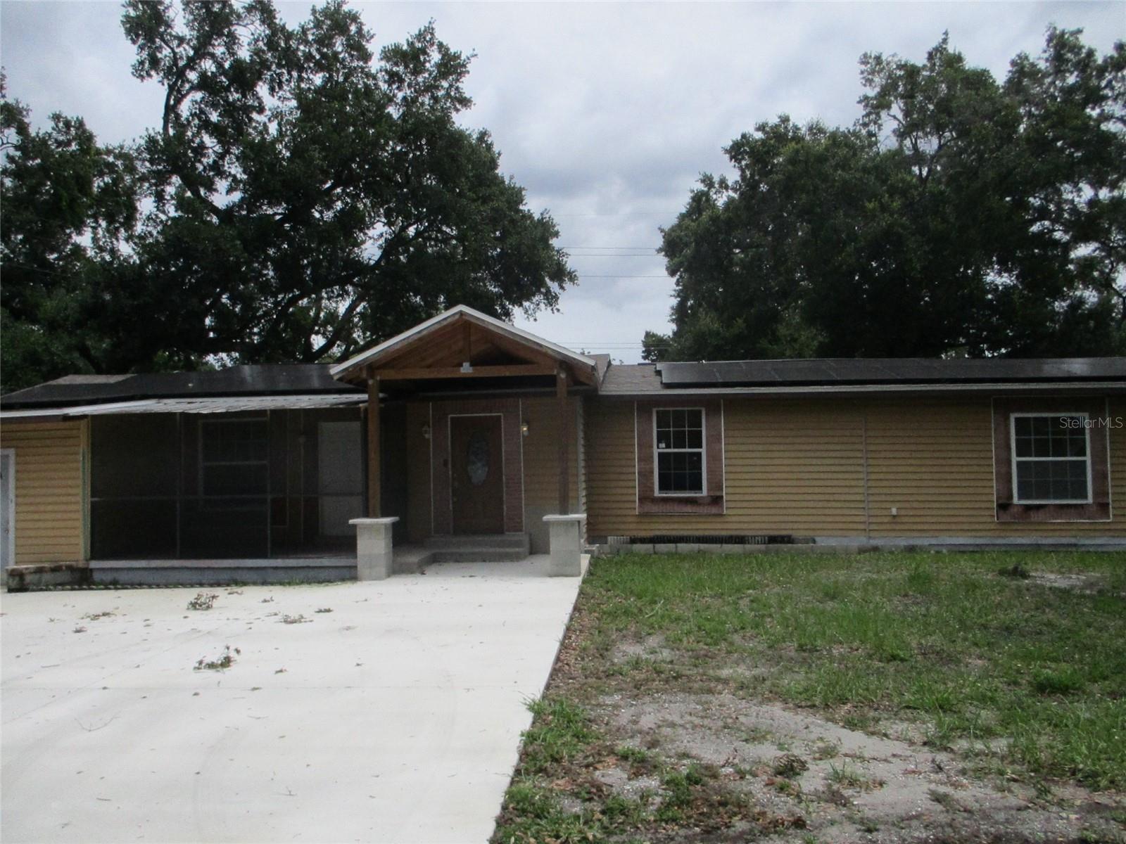 Priced to sell! The subject is close to shopping, houses of worship,restaurants, I 275. The subject is being sold in its current as is condition. No guaranties or warranties expressed or implied. Buyer to verifiy all information.
